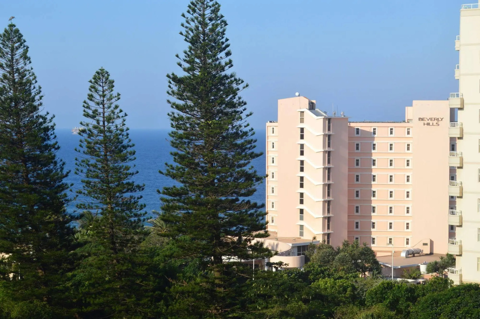 Lighthouse Mall Apartment