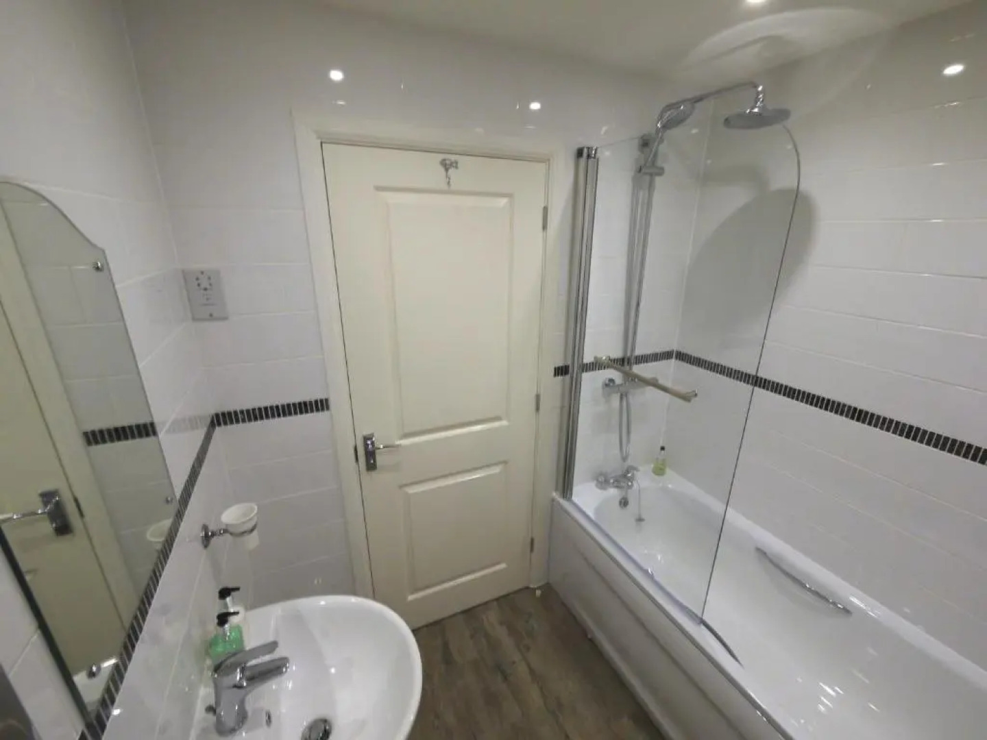 Let’s Unwind Cottages - The Salty Dog & Rock Lobster