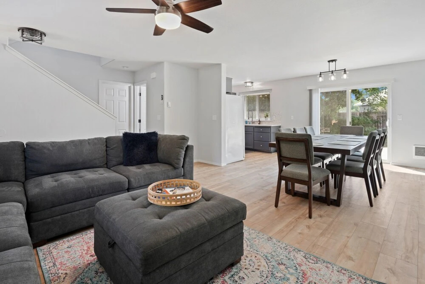 Redmond Rest 4 Bedroom Home by RedAwning