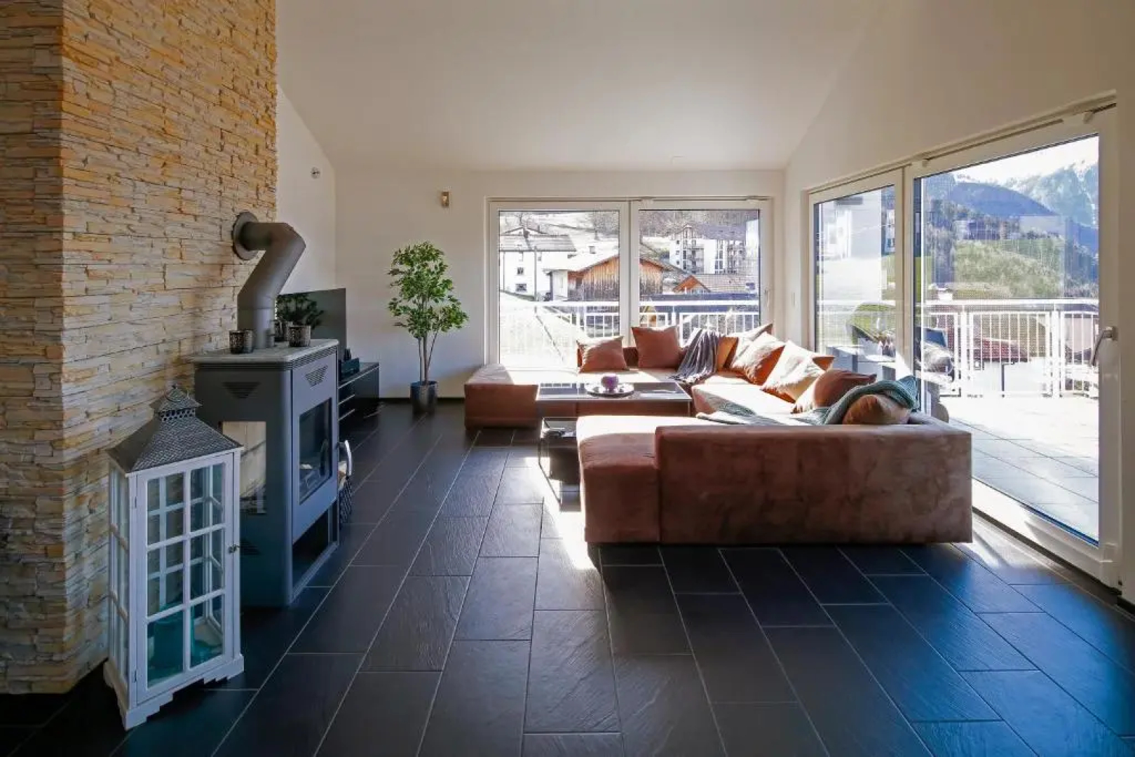 Modern and Cosy 5 Rooms Penthouse With Stunning View