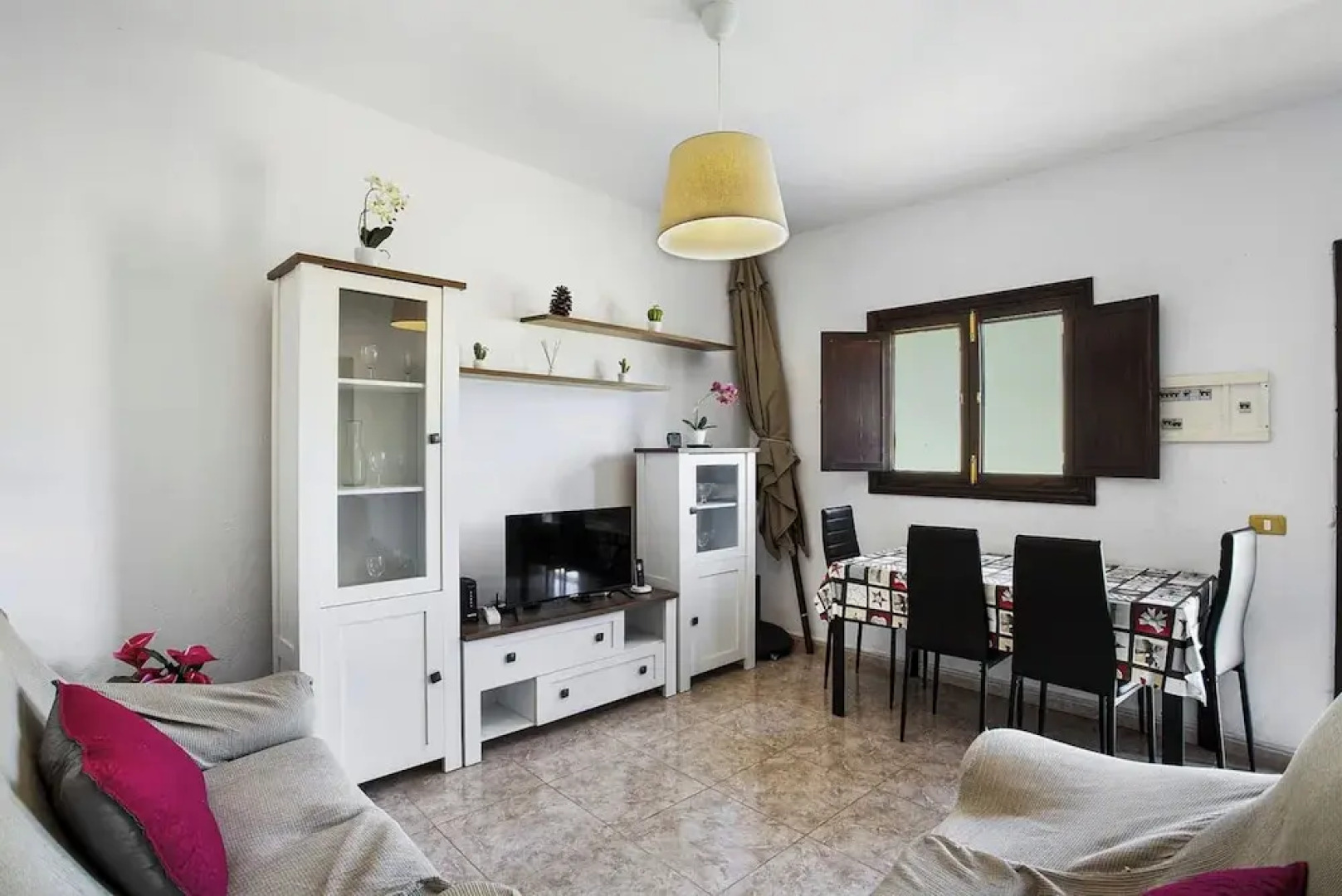 Seaside Bliss Villa in Fagajesto