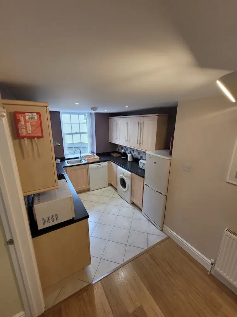 Llys Aeron Guest House