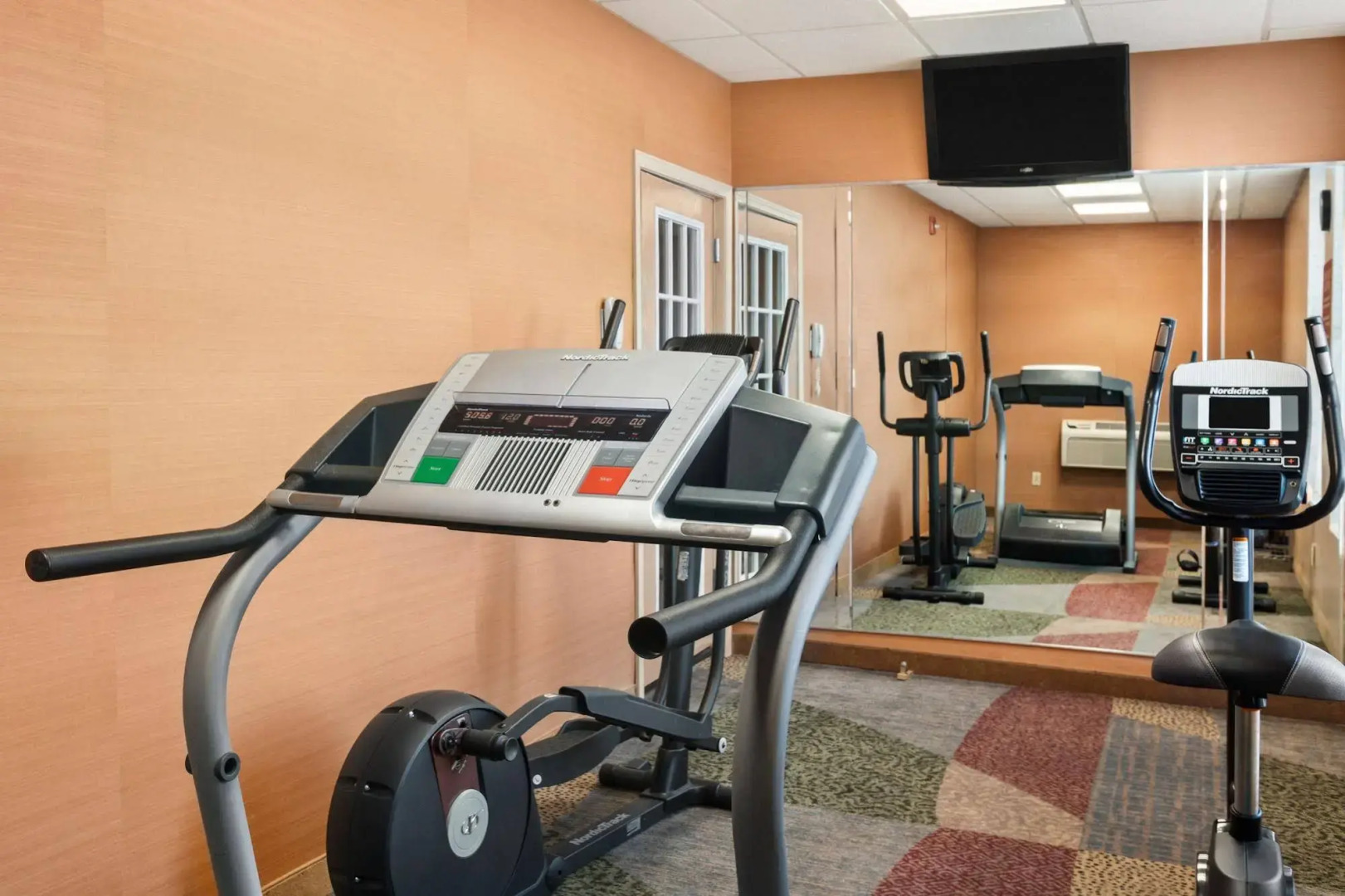 Super 8 Williamsville Buffalo Airport