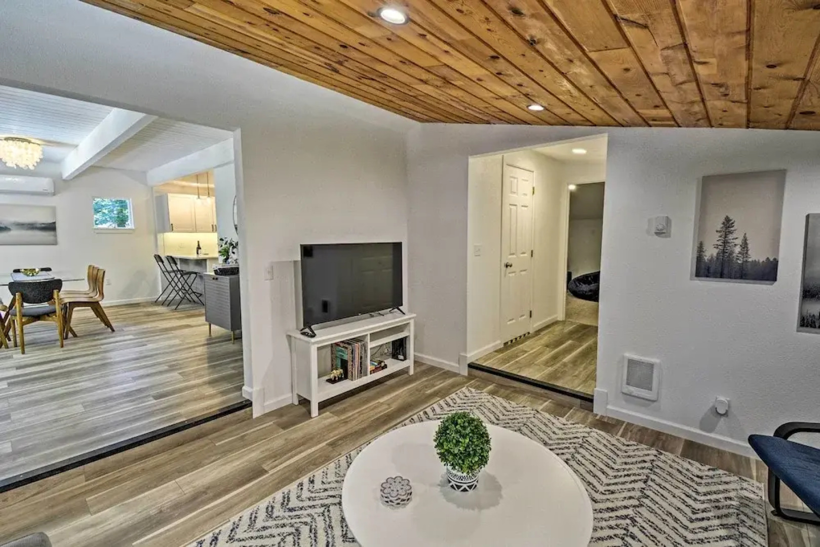 Quaint Lake Cushman Cottage w/ Private Access!