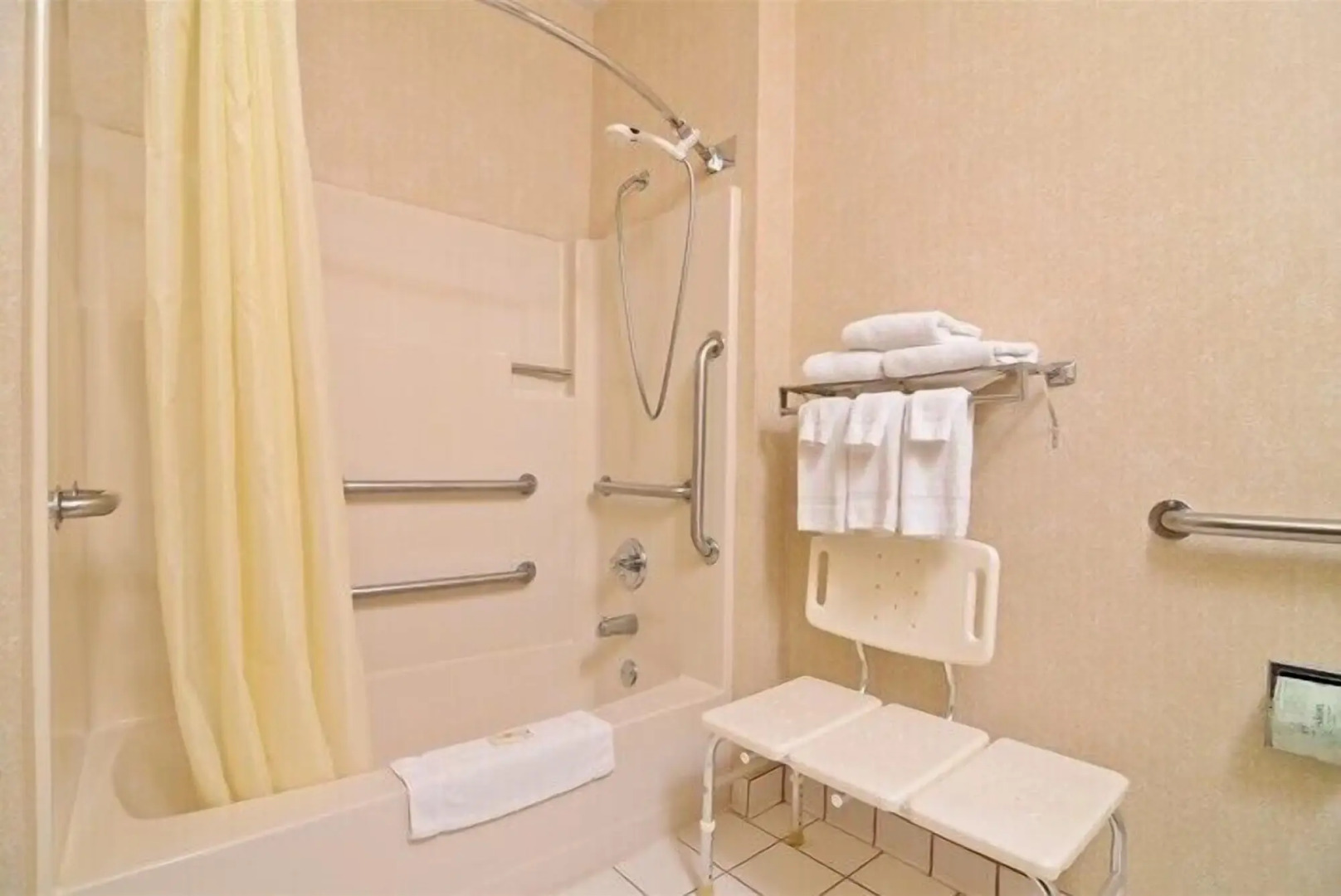 Quality Inn at Collins Road - Cedar Rapids