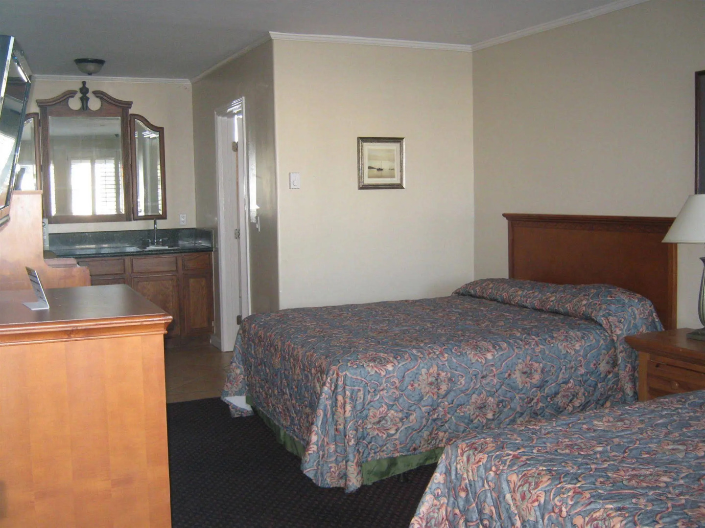 The Shores Inn and Beach Houses