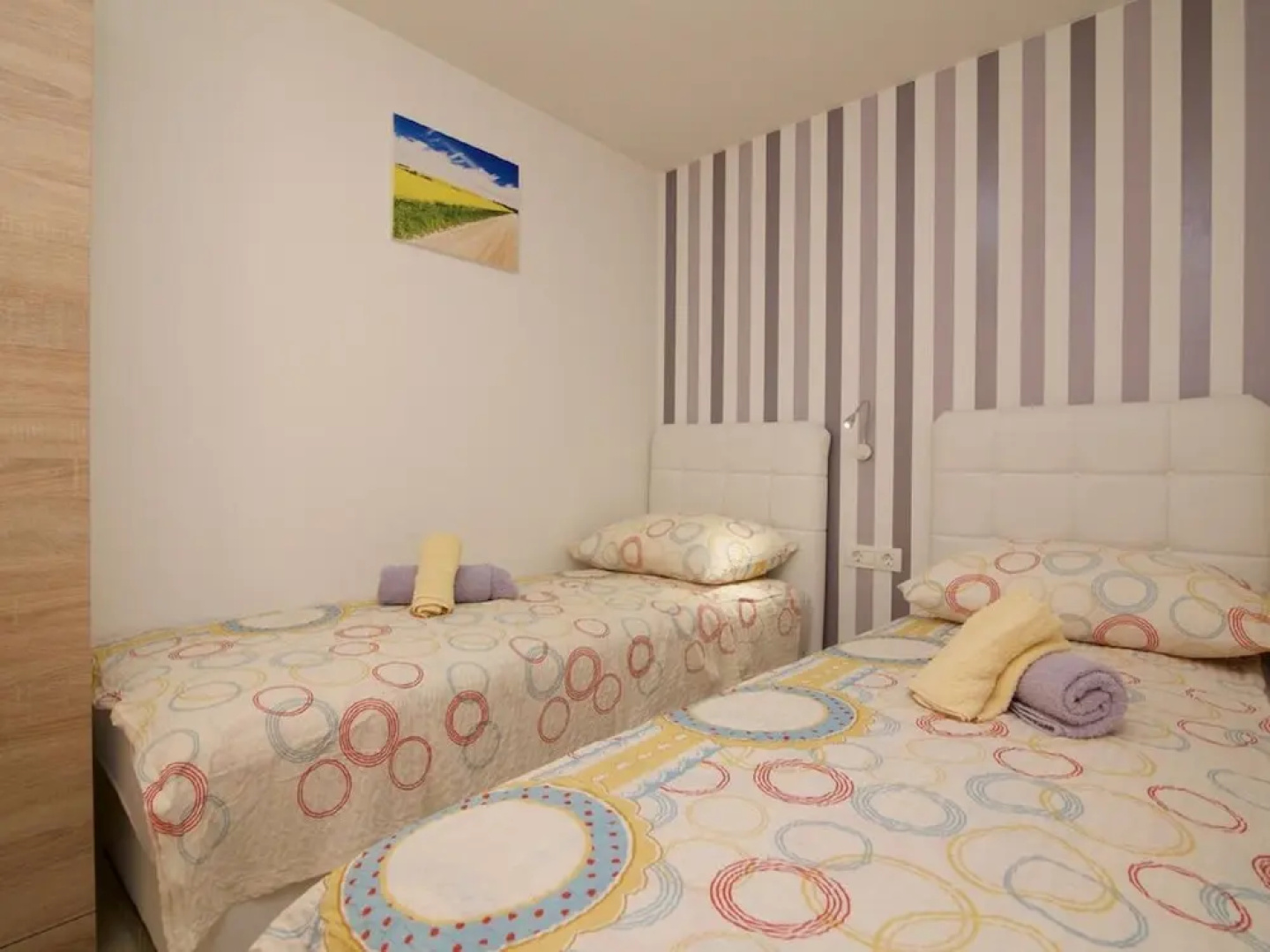 Gorgeous Mobile Home With Terrace Situated Near the Beach