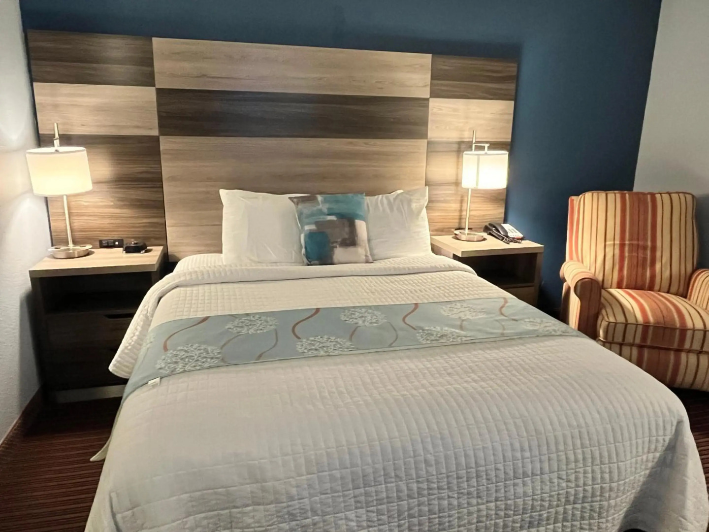 Garnett Hotel & RV Park