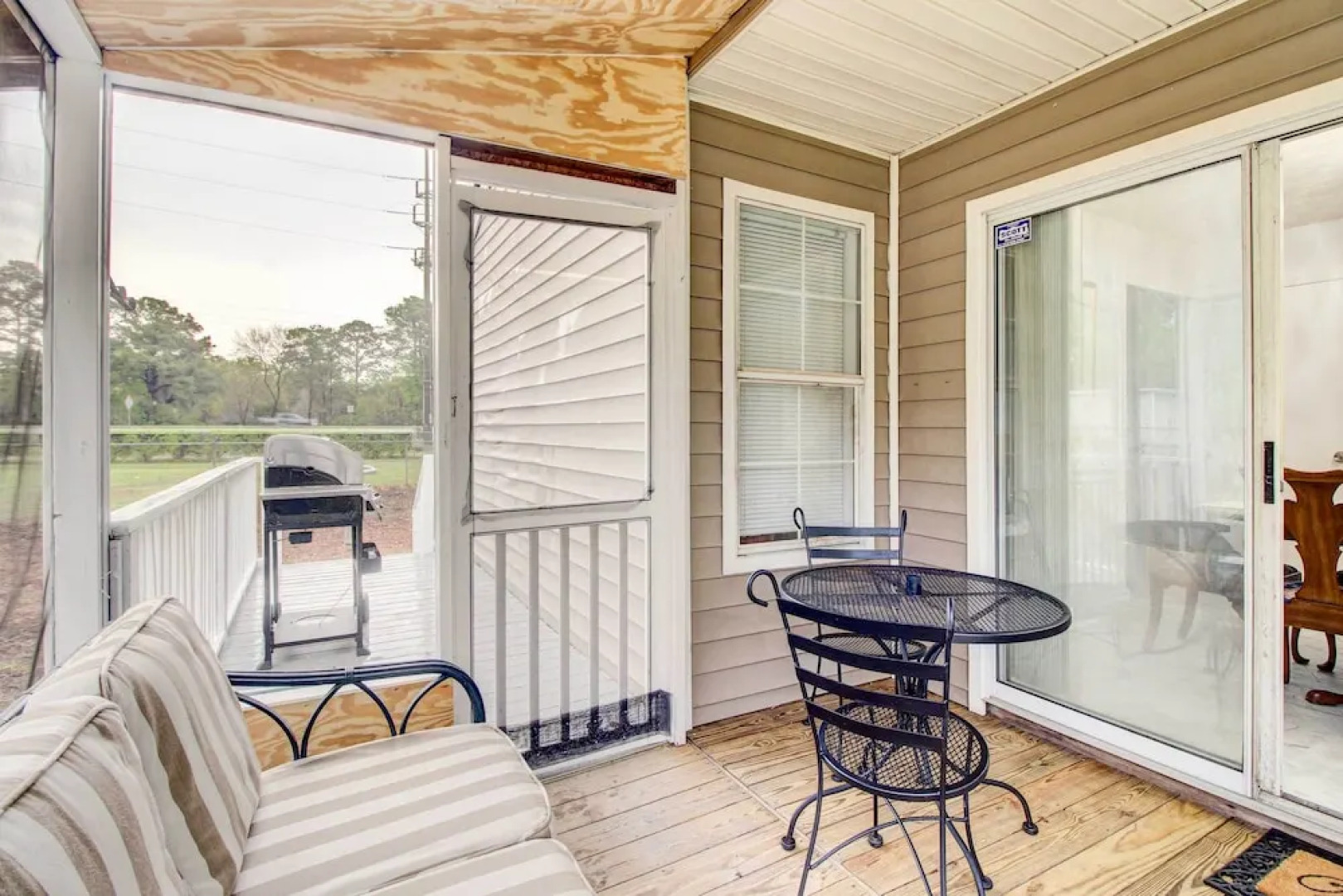 Peaceful Savannah Home - 11 Mi to Beaches!