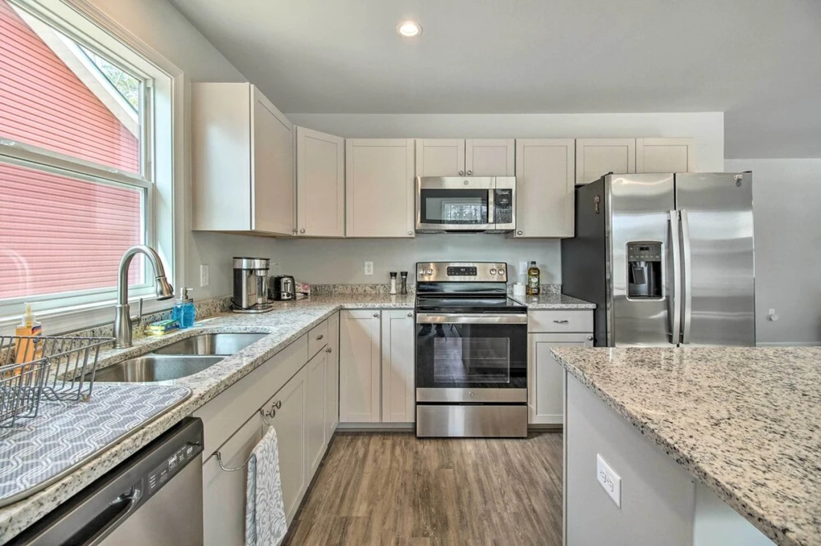 Virginia Getaway - 1 Mi to Colonial Beach!