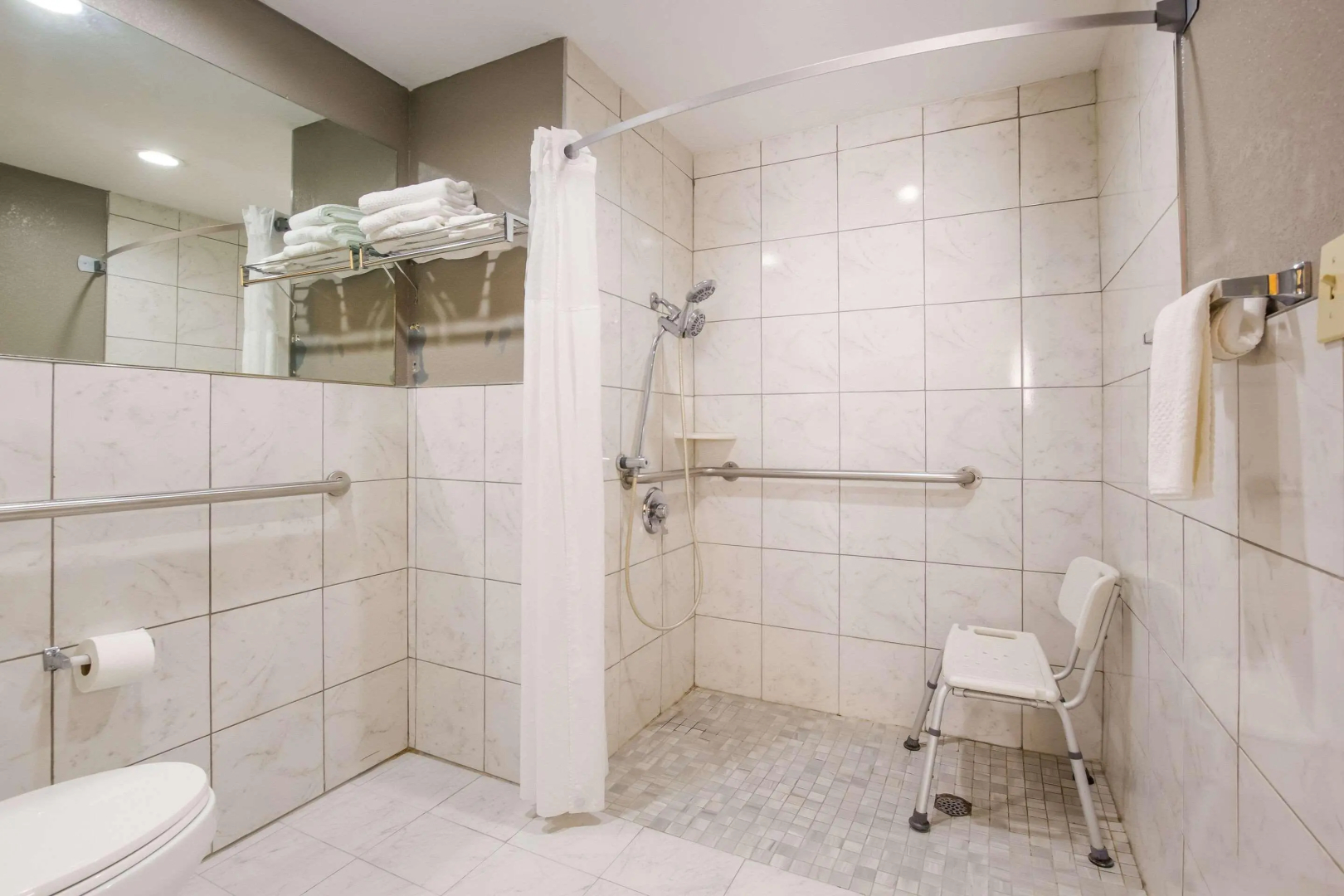 Quality Inn & Suites CVG Airport
