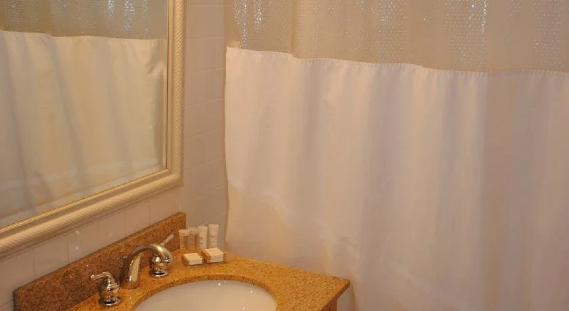 Howard Johnson Inn - Chicago