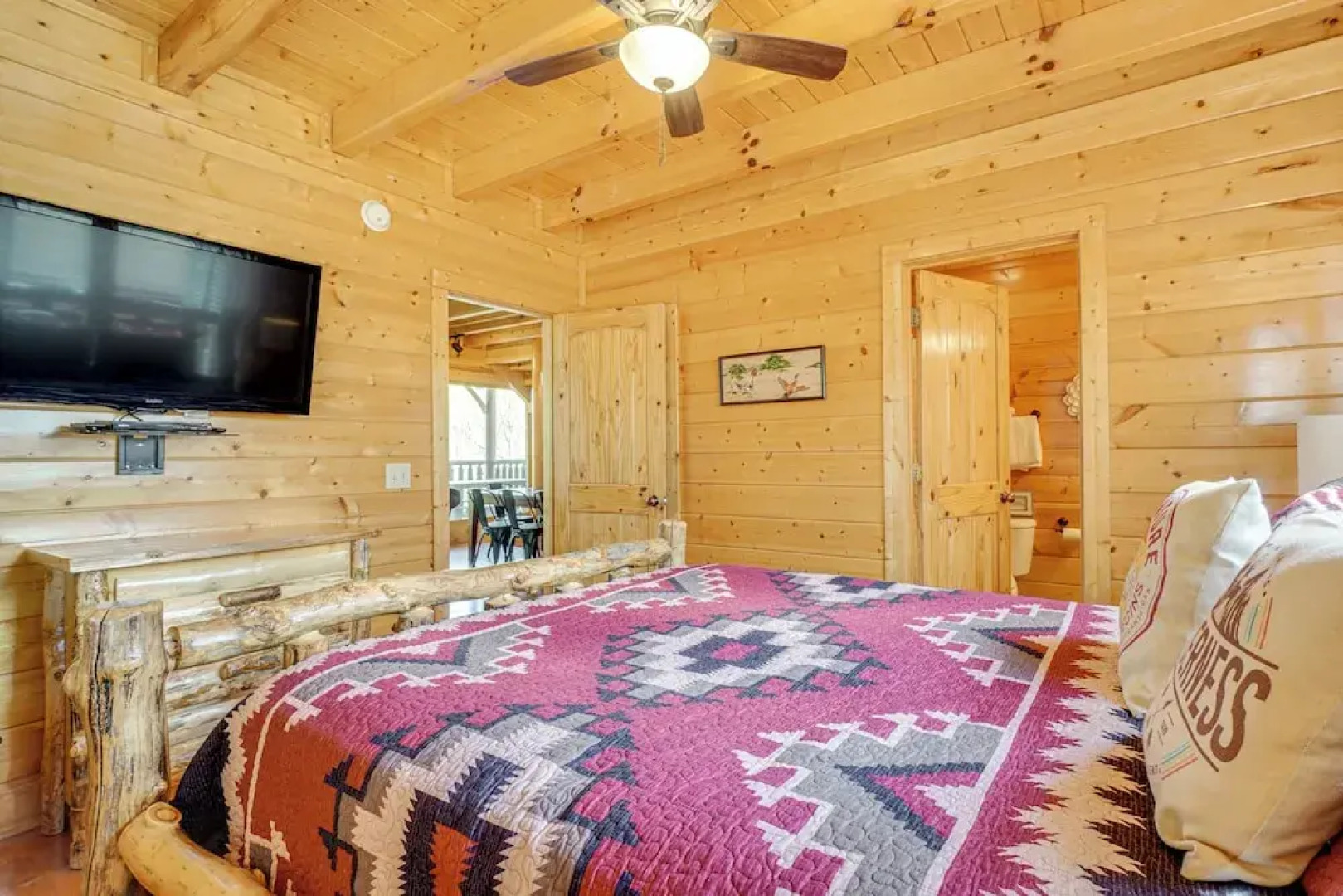 'mountain Dreams' Cabin: Hot Tub, Sauna & Views!