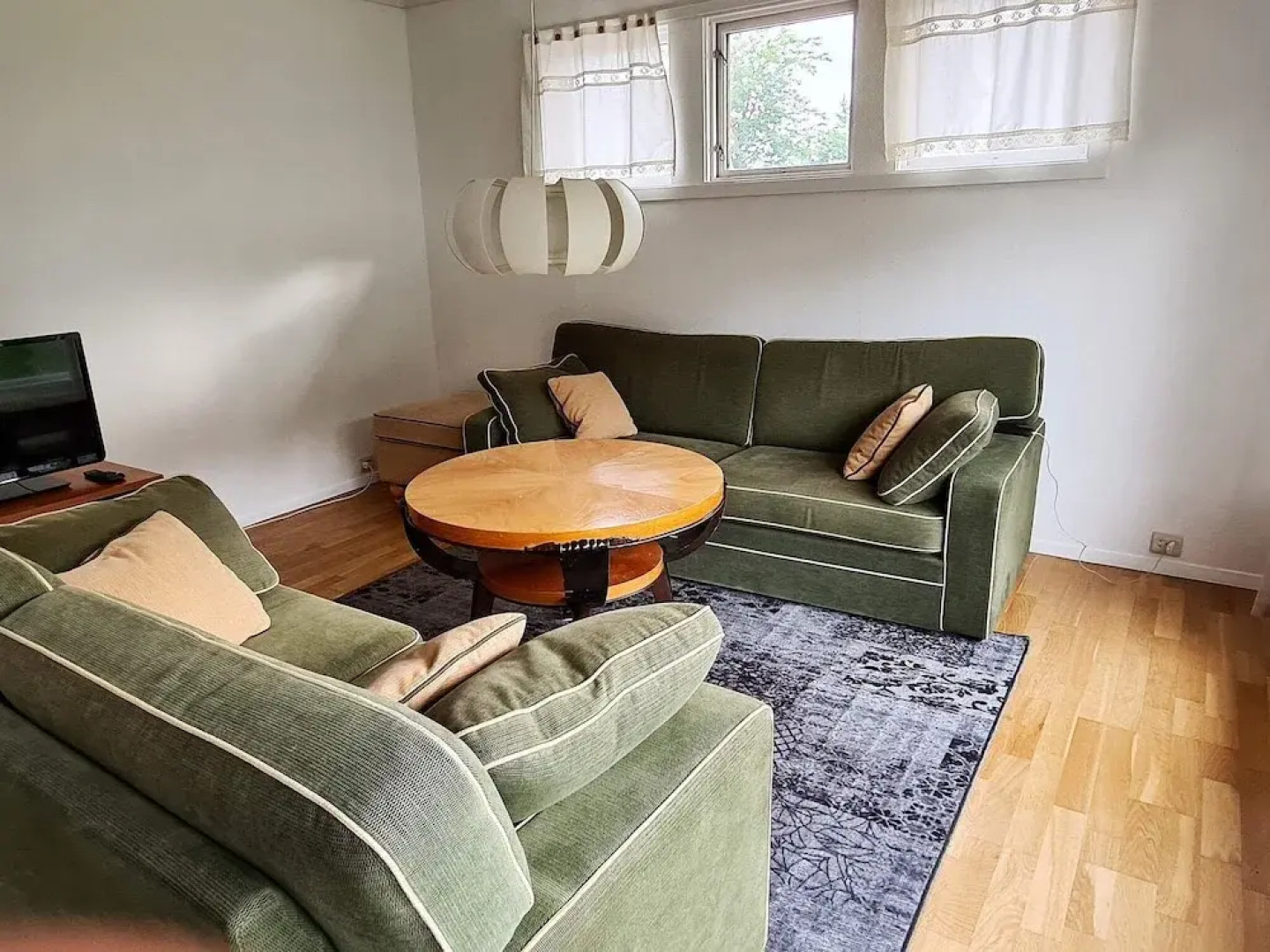 10 Person Holiday Home in Staubø