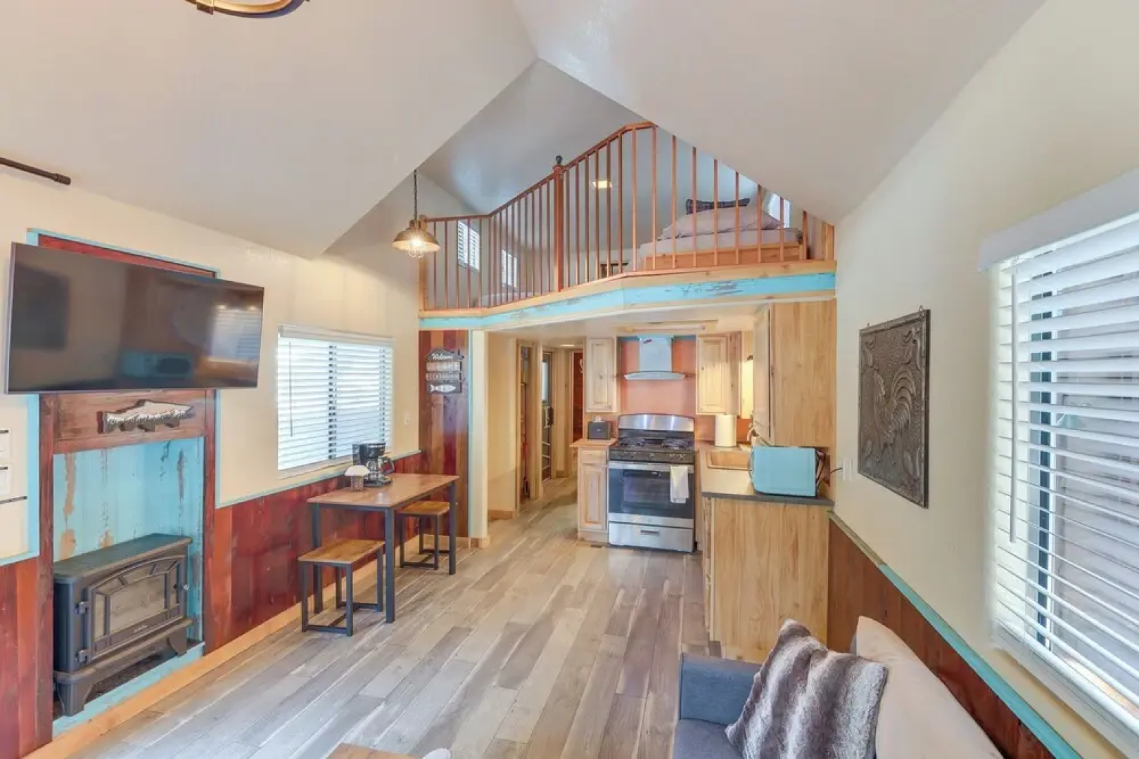 Quiet Lake Almanor Cabin, Steps to Fishing