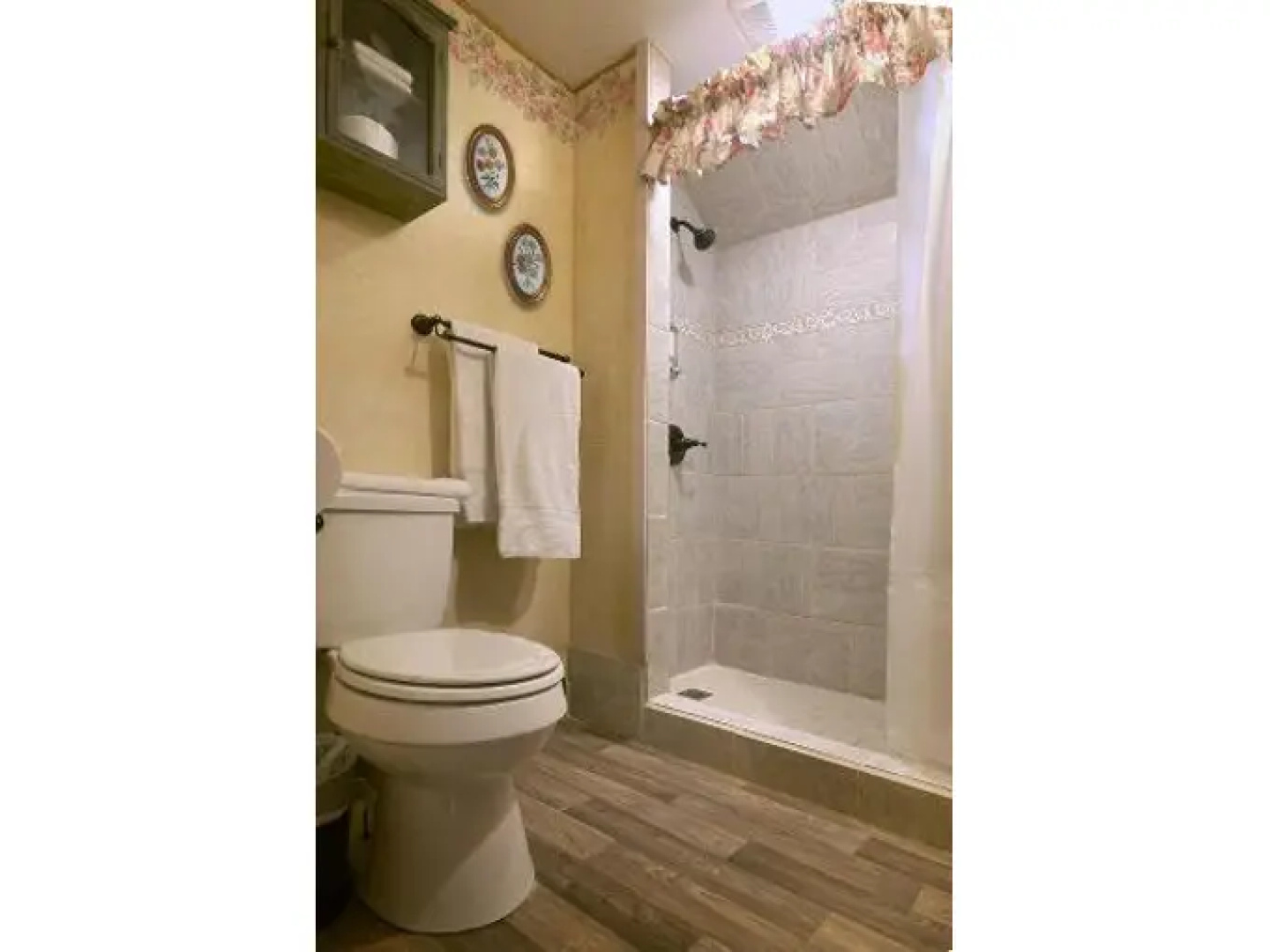 The Log House Lodge Bed & Breakfast