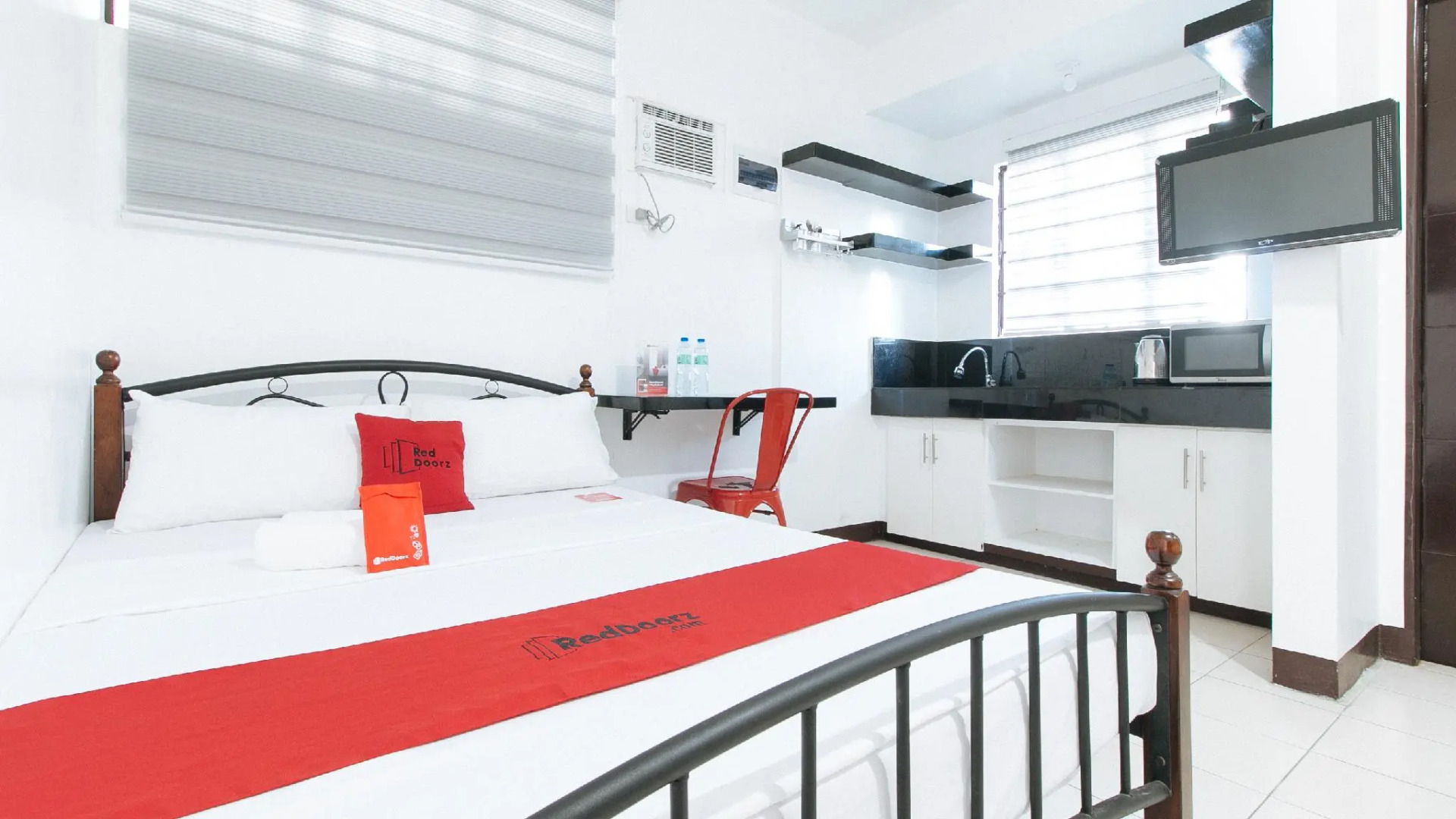 RedDoorz near De La Salle Dasmarinas Cavite