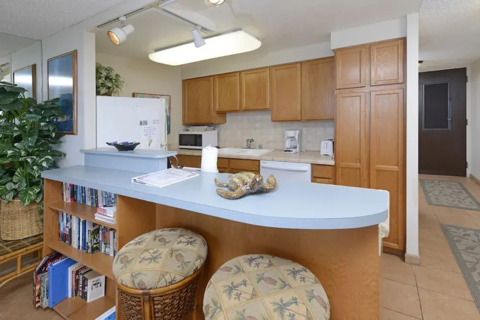 Kaleialoha #305 1 Bedroom 1 Bathroom Condo by Redawning