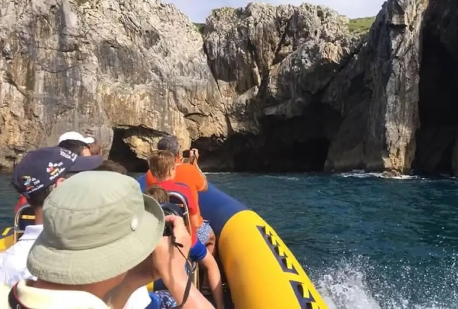 Apartamentos El Castañeu