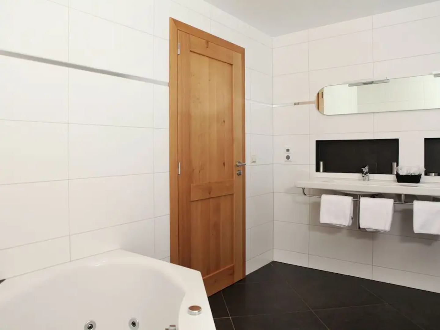 Quaint Holiday Home With Fenced Garden in Epen