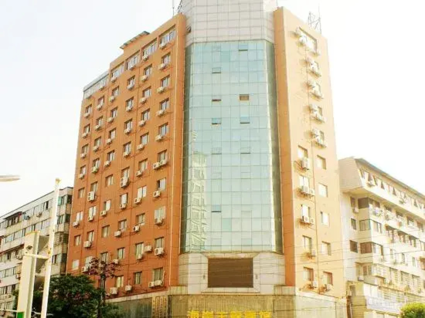 Jiujiang Coast Hotel (Happy City No.3 Middle School)