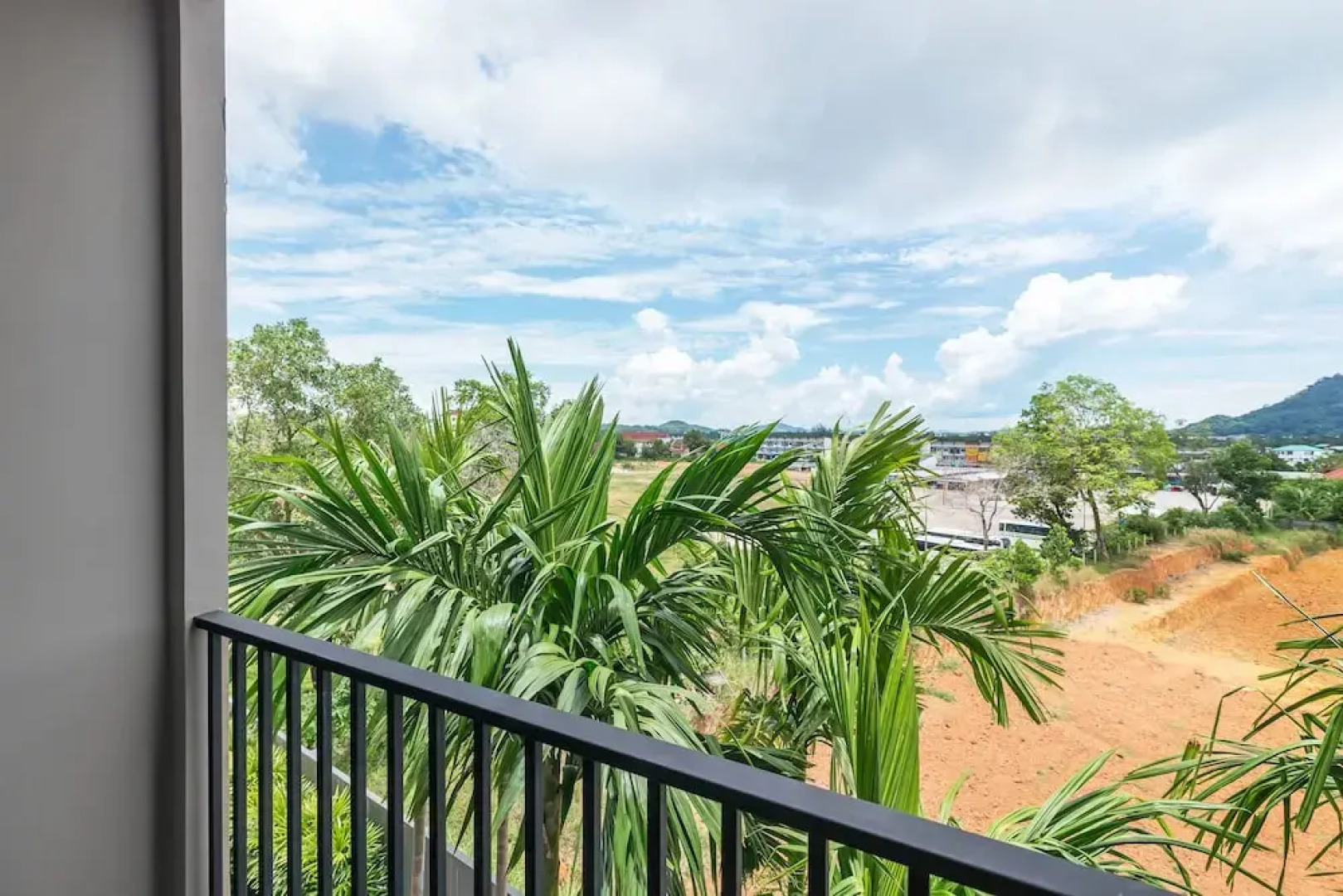 Favstay - The Base Uptown Phuket