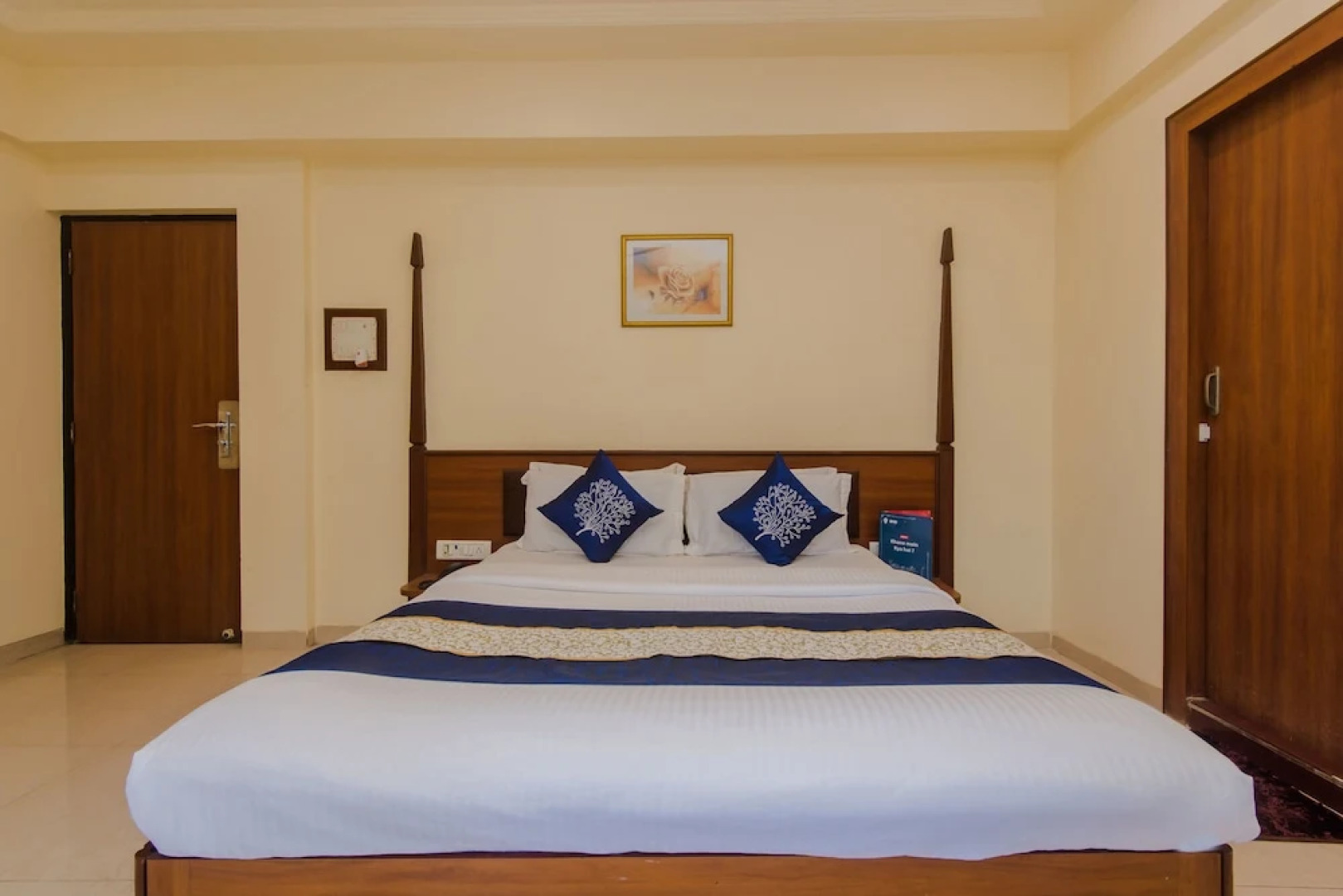OYO 10382 Hotel Saffron Suites