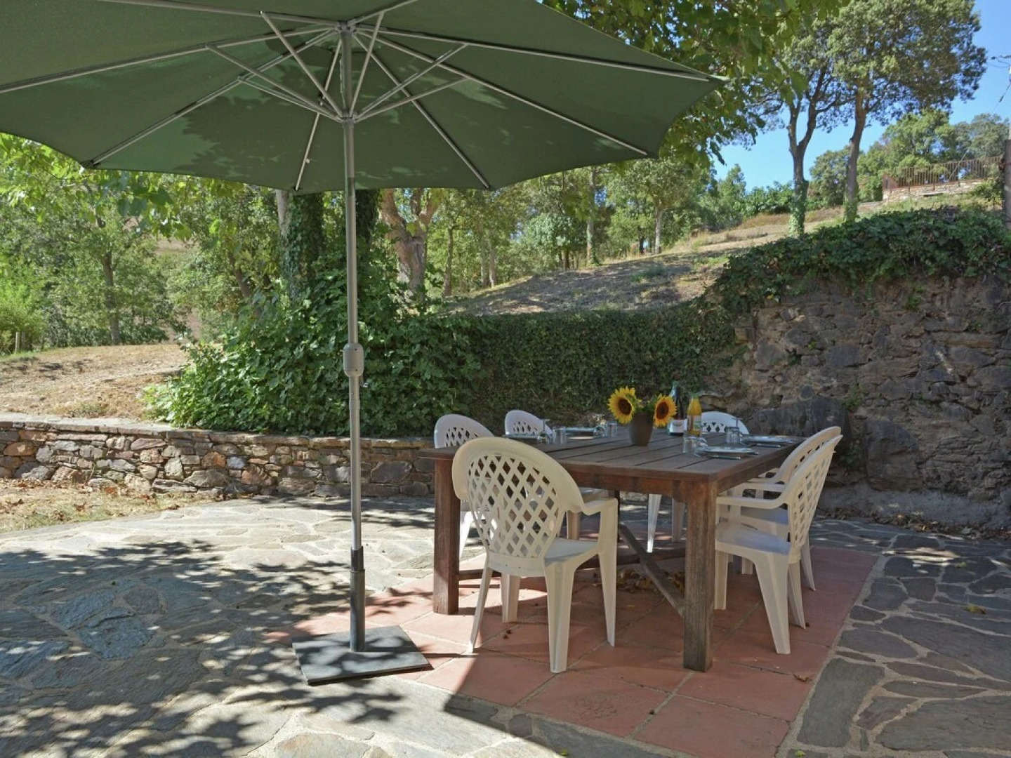 Chic Farmhouse With Swimming Pool in Prunet-et-Belpuig