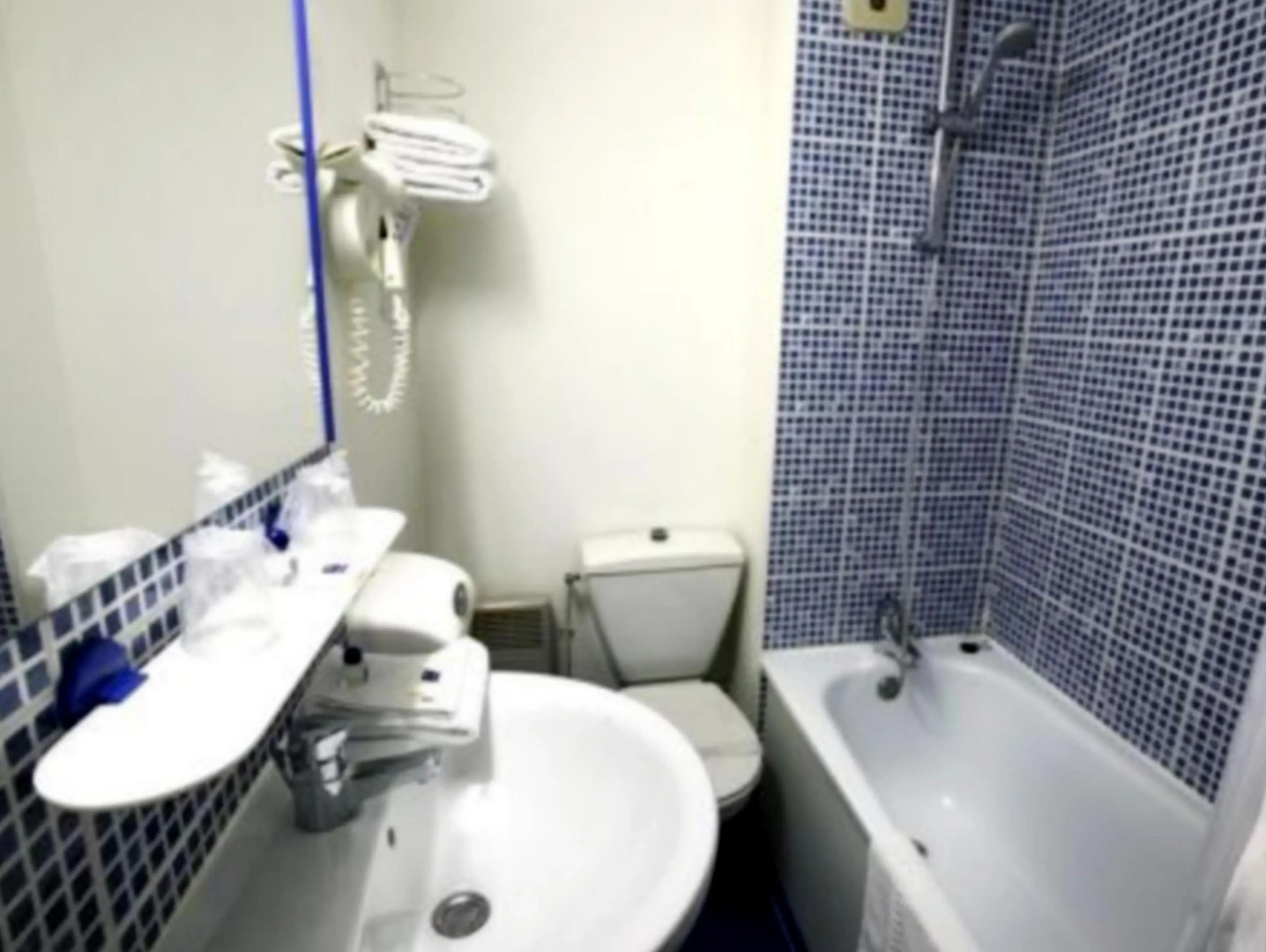 Sure Hotel by Best Western Calais Coquelles Tunnel s/ Manche