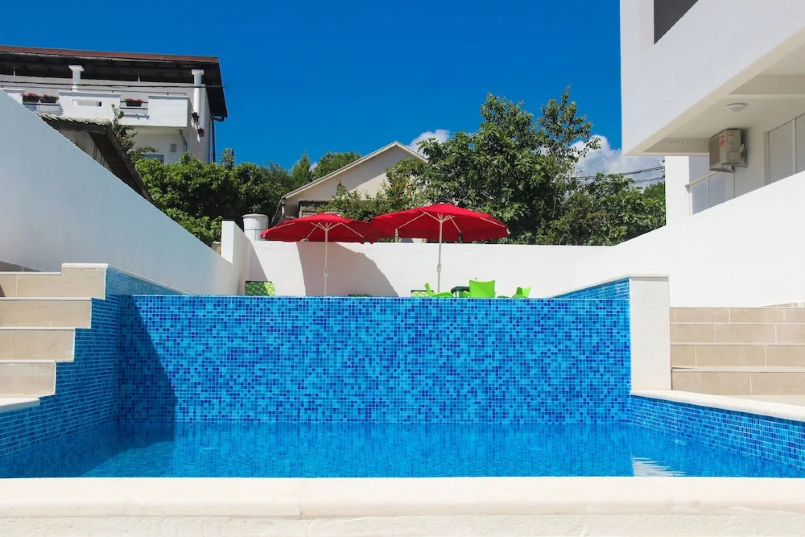 Limunada Apartments