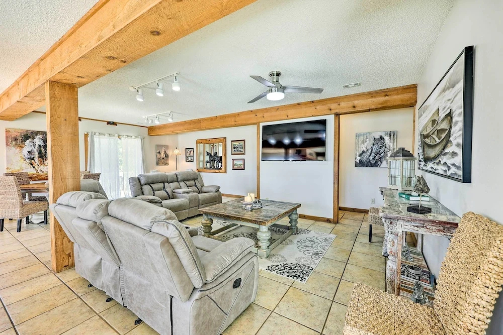 Private Pool: Lakefront Home in Hot Springs!