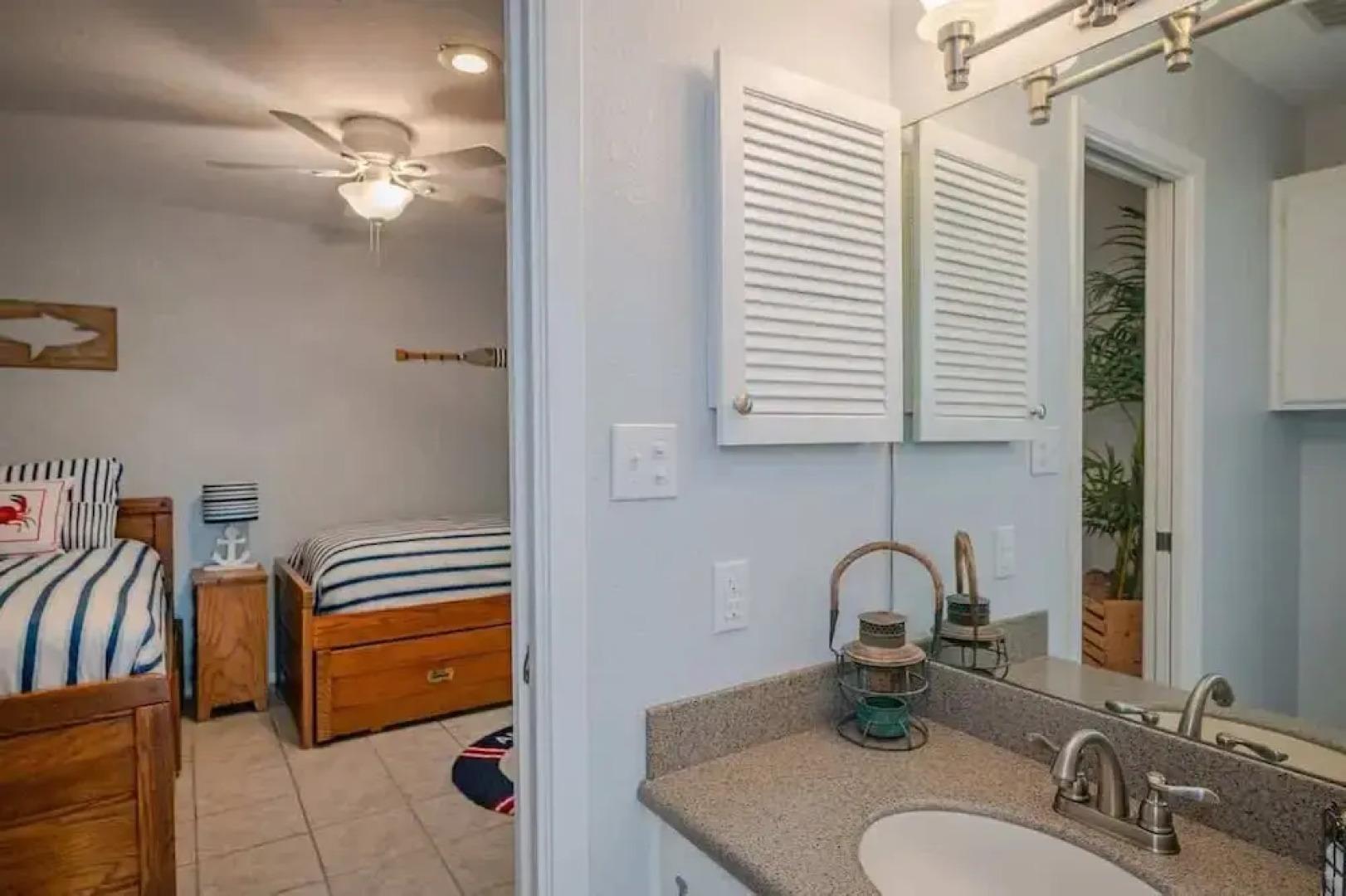 Seaside Cottage With Water Views!