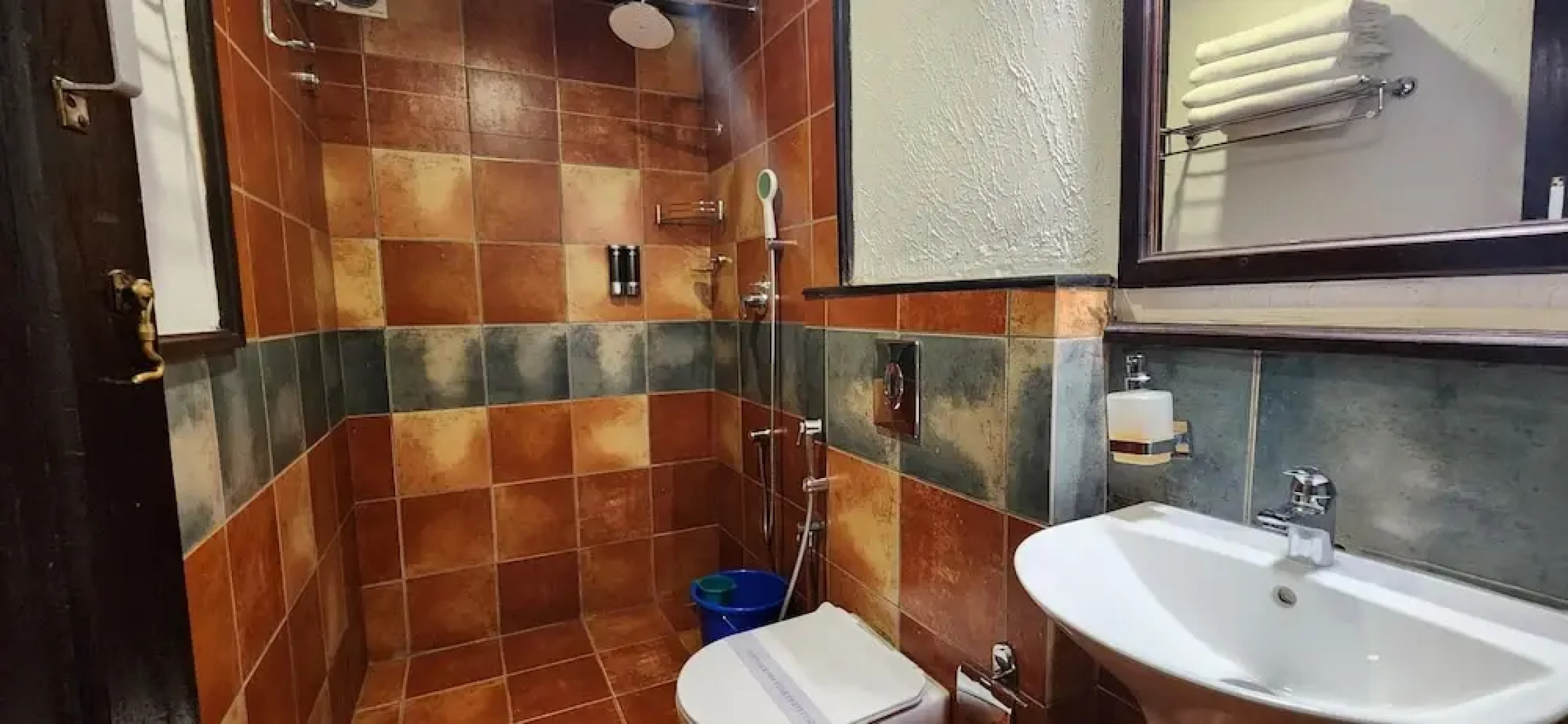 Kumarakom Tharavadu - Heritage Hotel