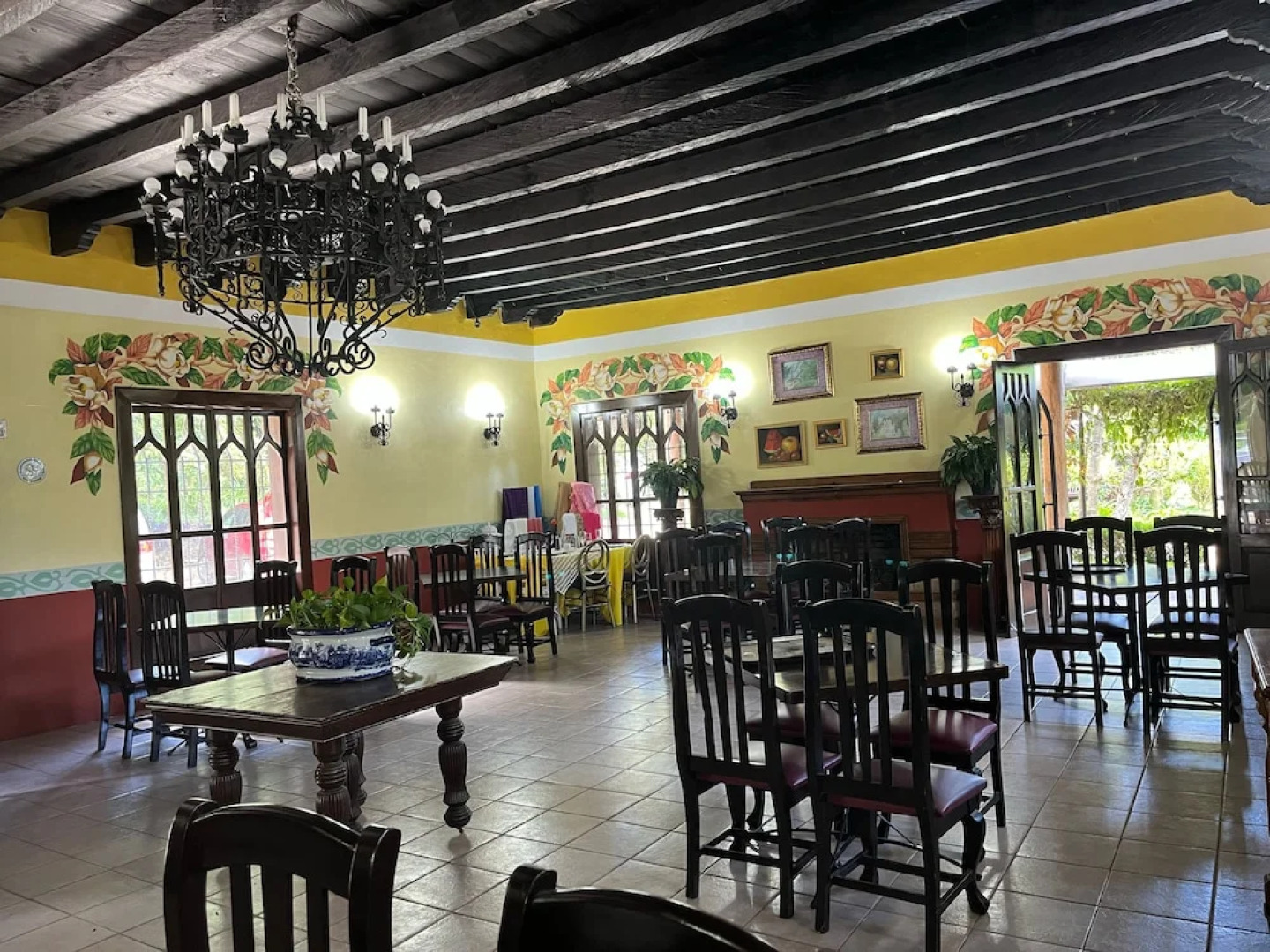 Hotel Hacienda Villa Victoria