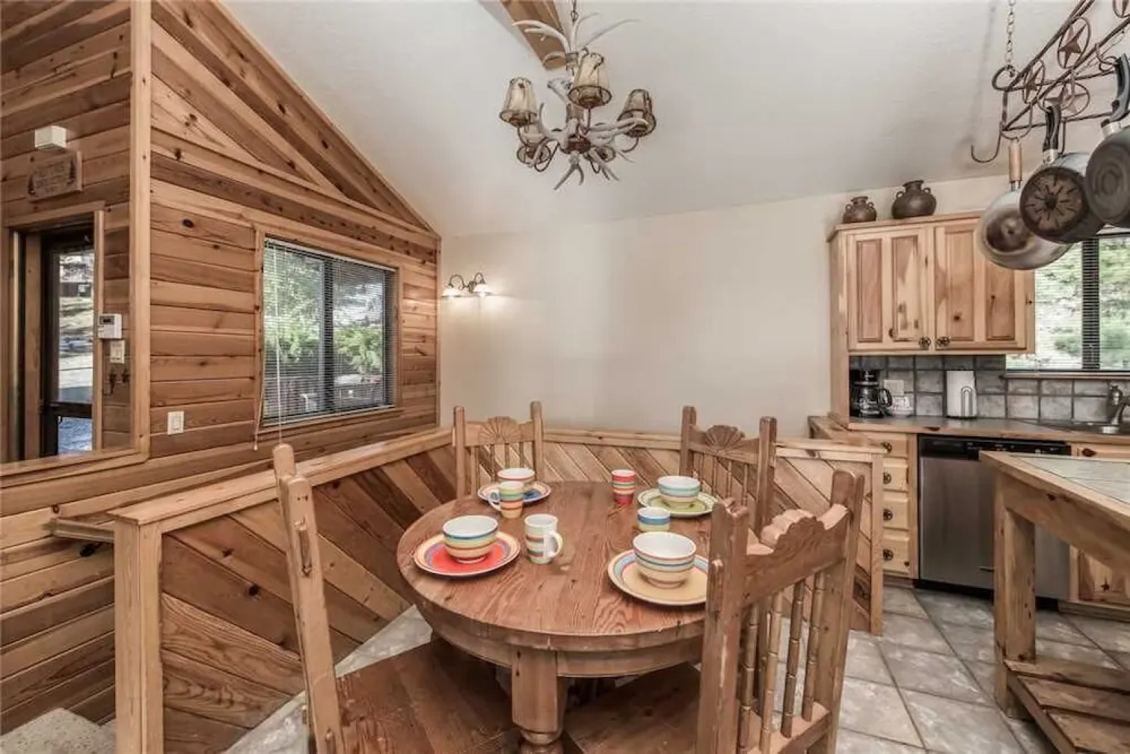 Rettigs Rustic Retreat - Three Bedroom Cabin