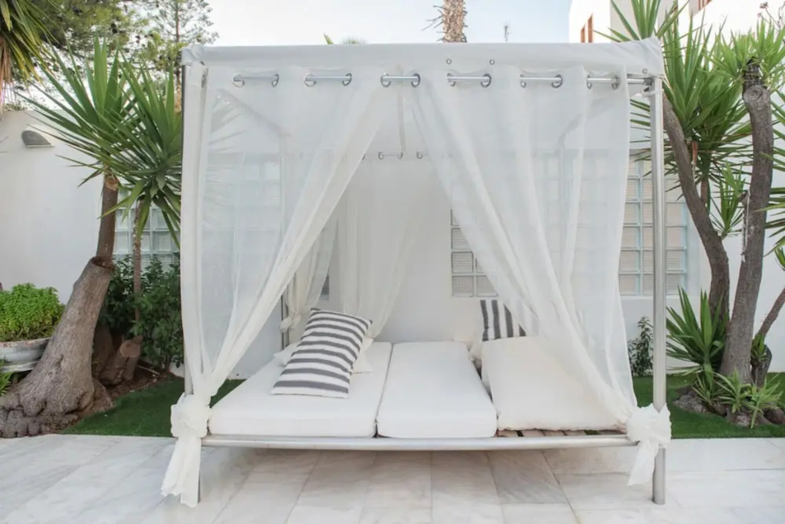 Perfect Athenian Villa