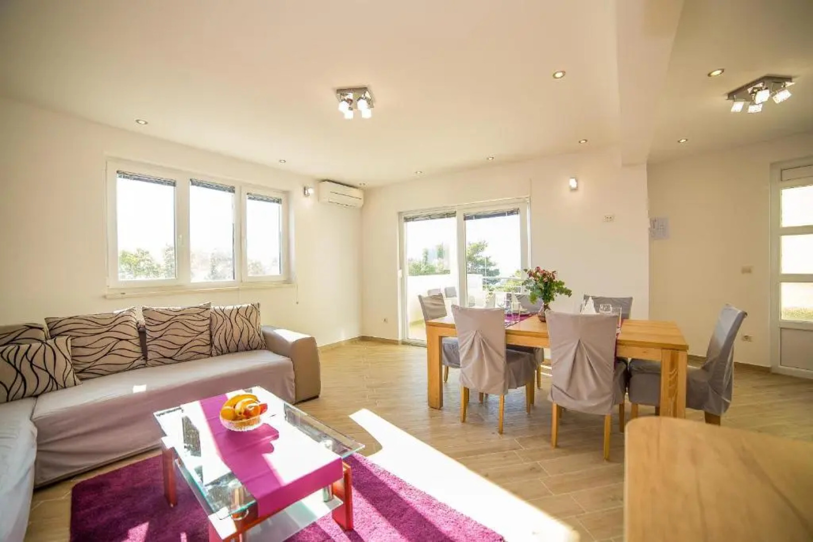 Apartments Emil Zora