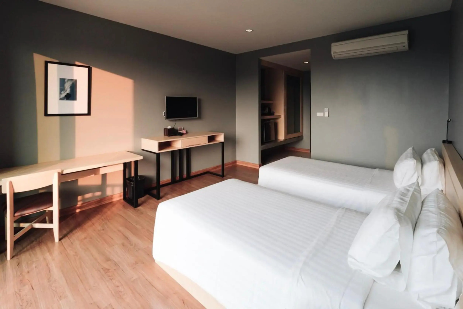 Riverawan Hotel (SHA Plus+)