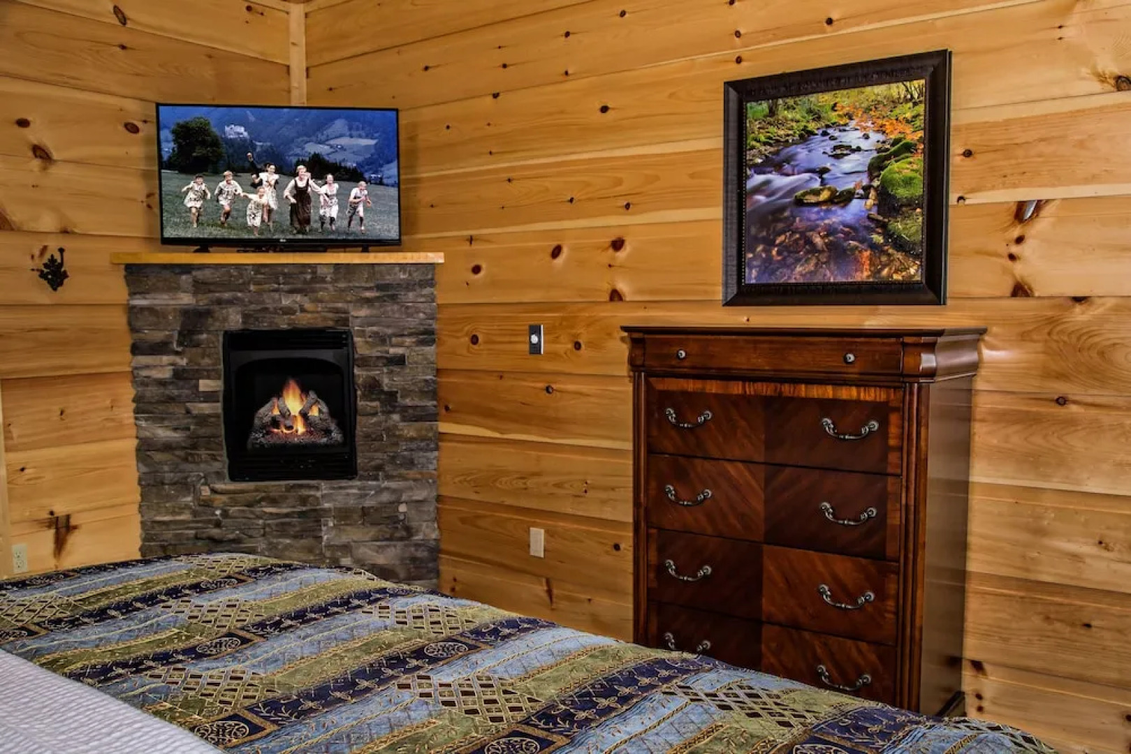 Sycamore Mansion - FourteenBedroom Cabin