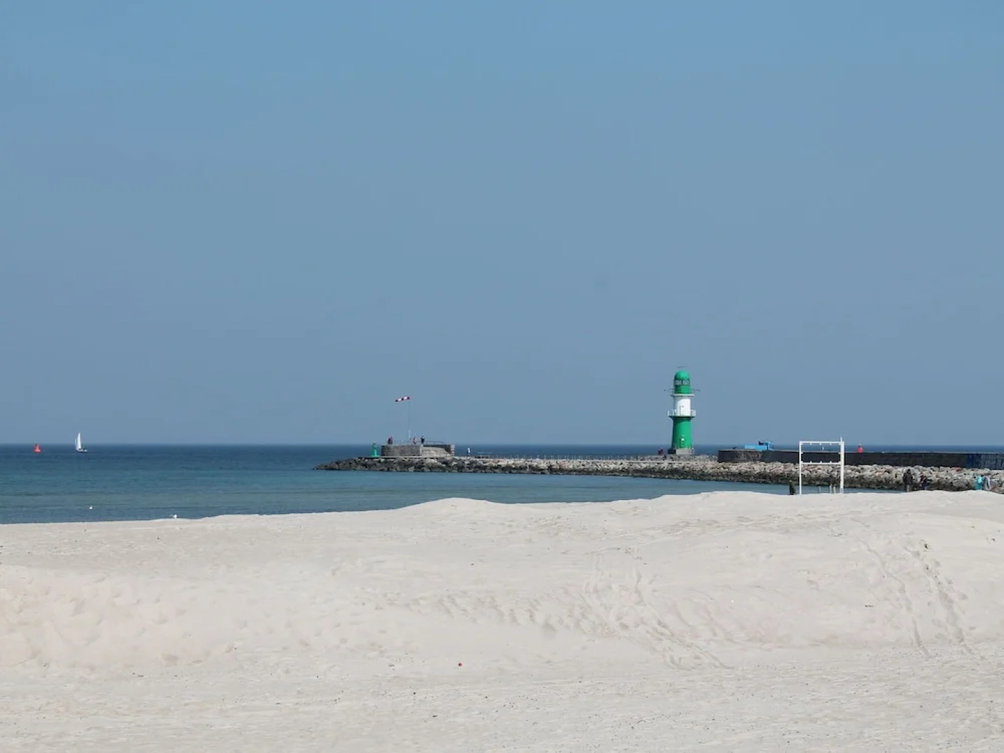 Luxurious Bungalow in Elmenhorst-Lichtenhagen with Garden