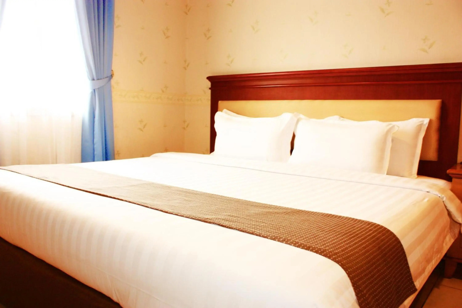 Travellers Suites Serviced Apartments