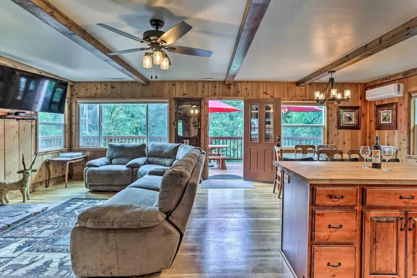 Rustic Oakhurst Retreat < 4 Mi to Bass Lake!