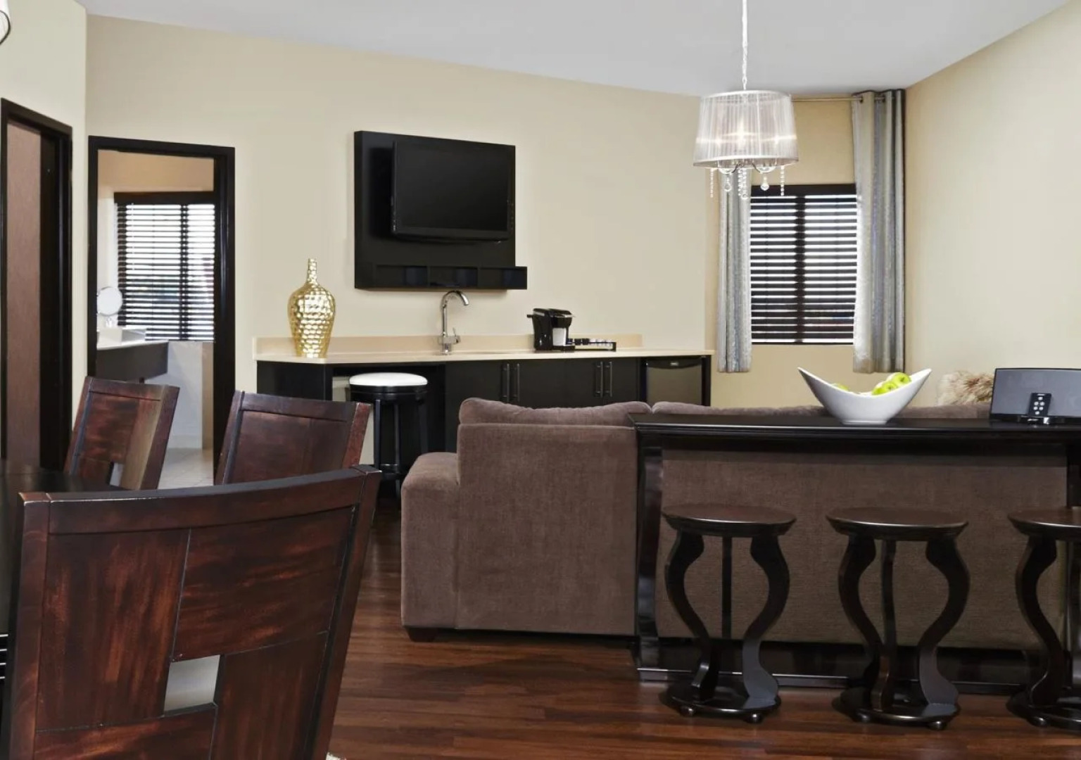 Four Points by Sheraton Hotel & Suites Calgary West