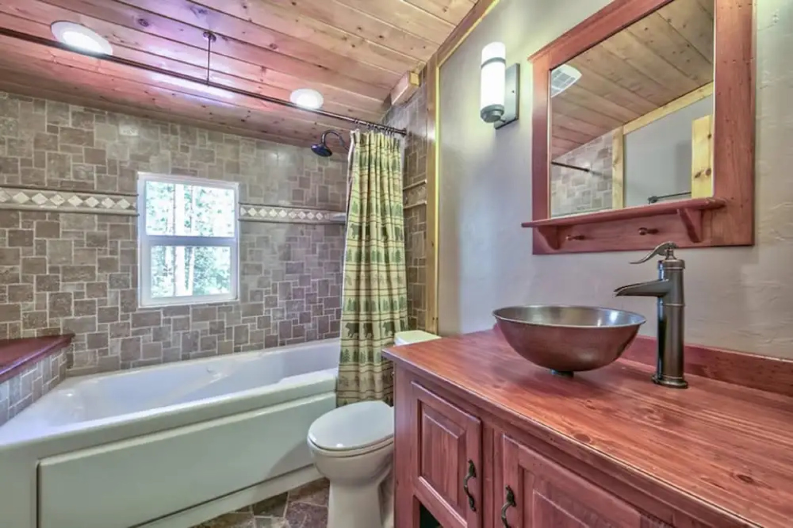 1581 Tionontati St Home