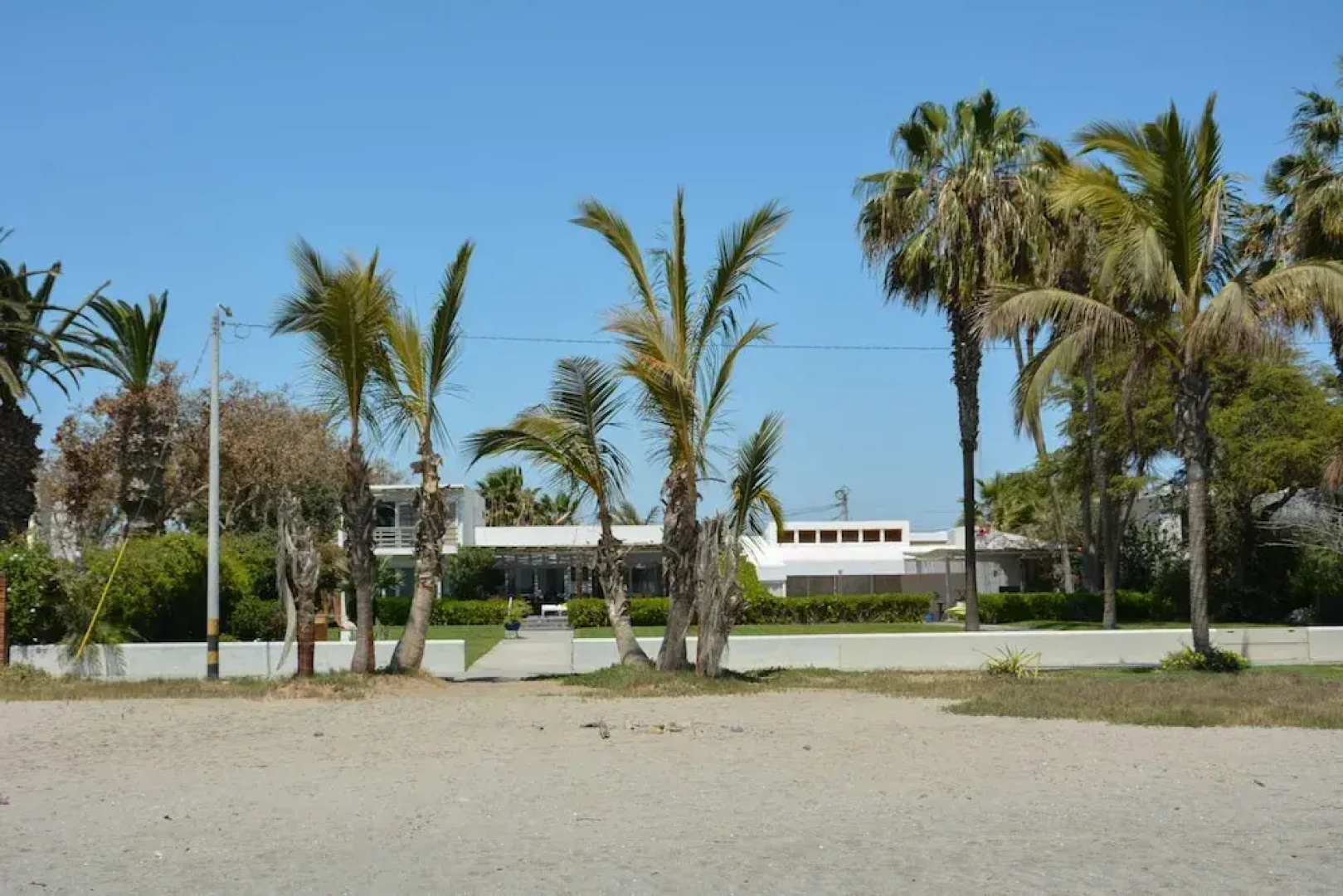 w Modern 5BR With Private Pool in Paracas