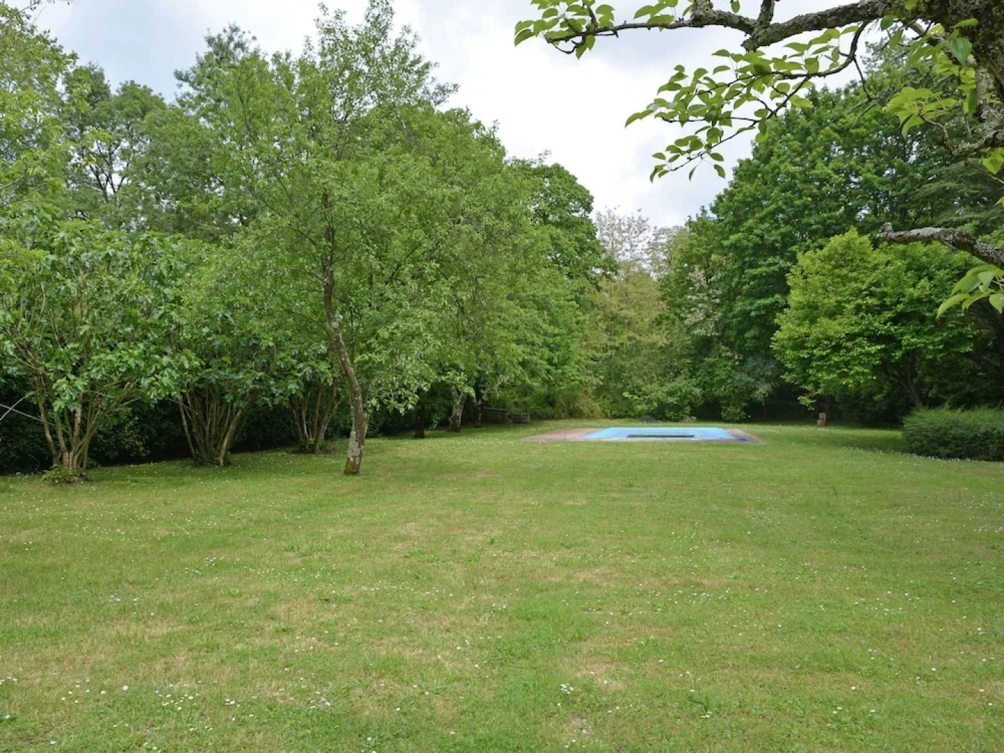 Quaint Villa in Chalabre with Swimming Pool