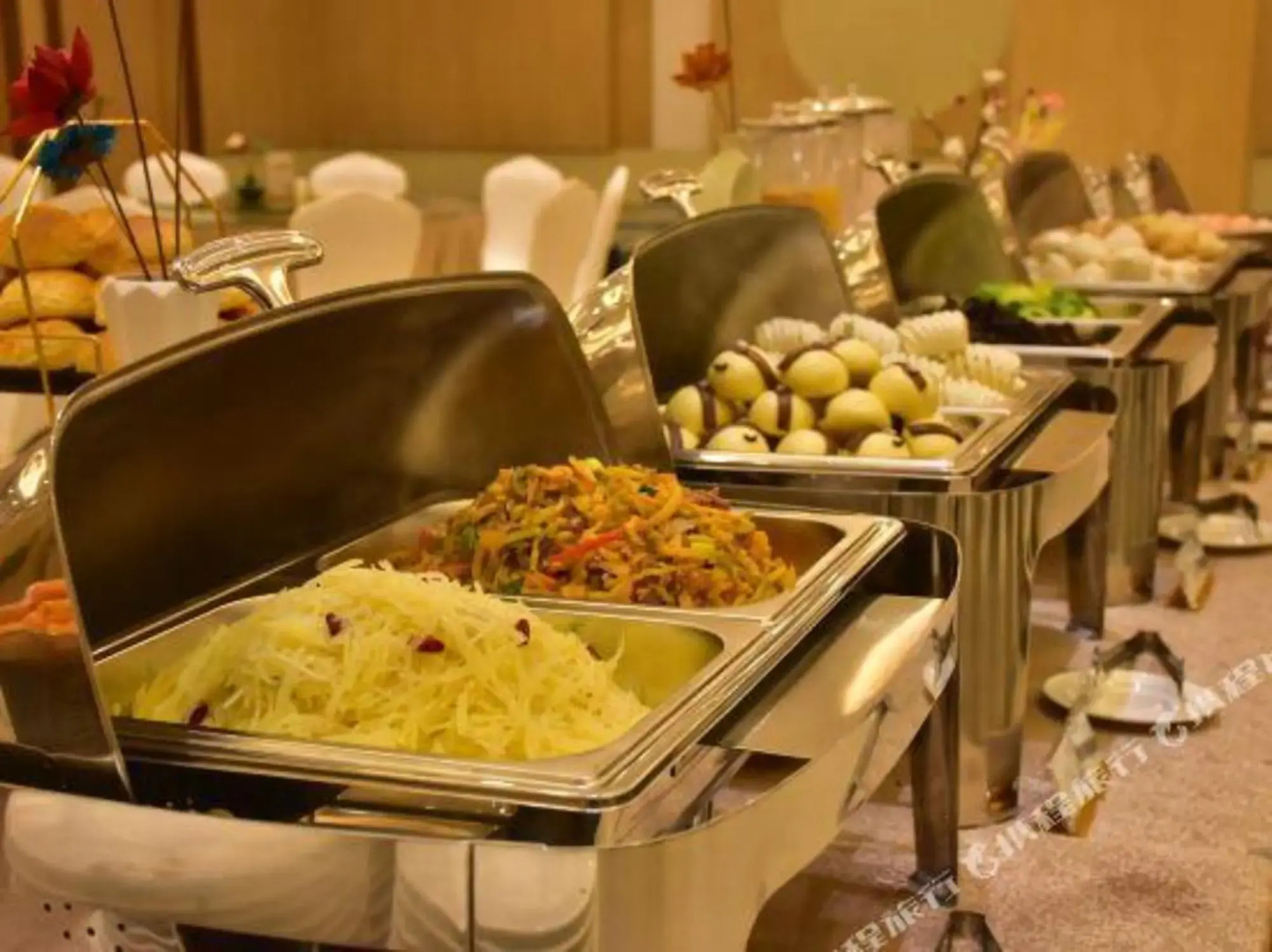 RoEasy Exquisite Hotel