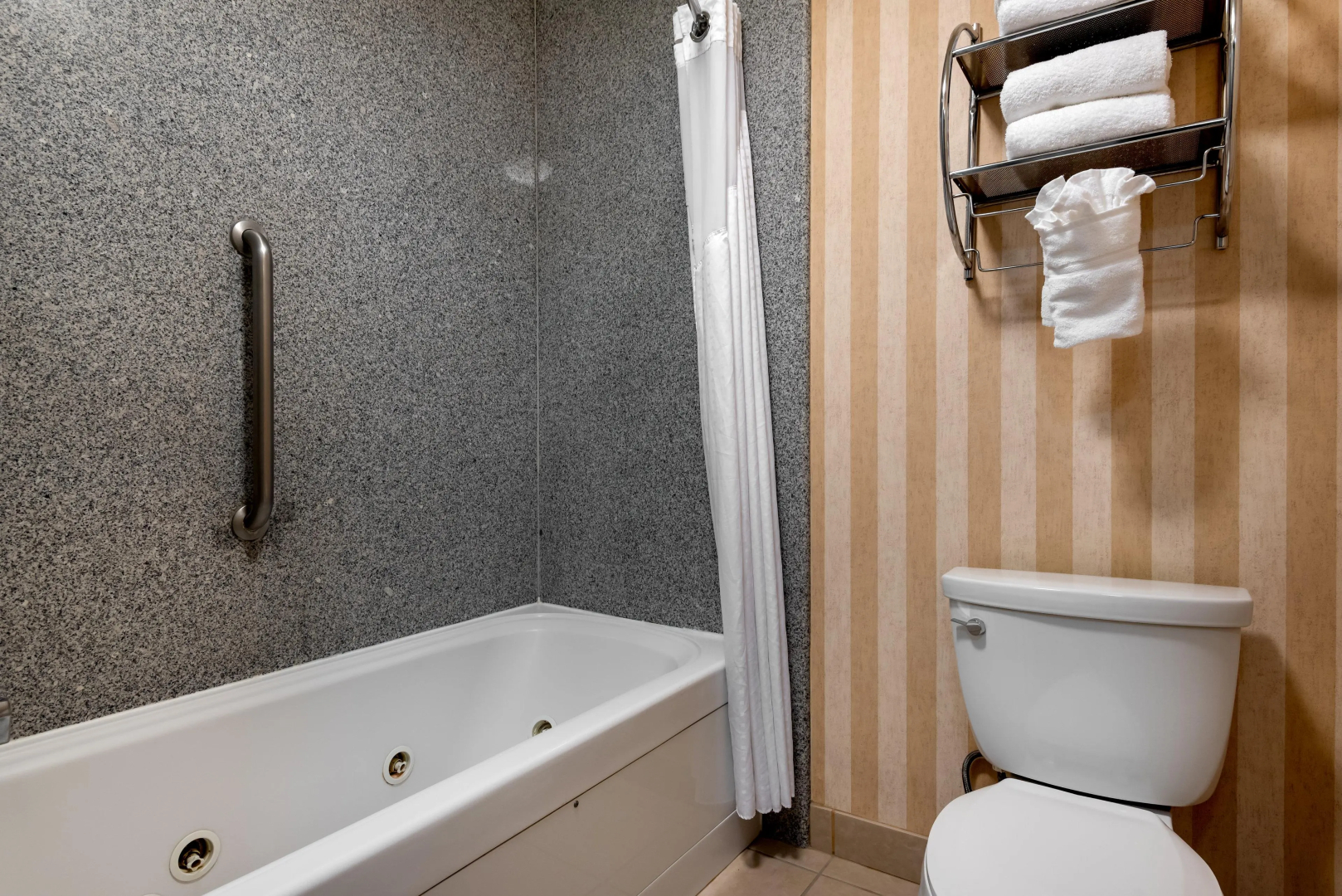 Holiday Inn Express & Suites Lathrop by IHG