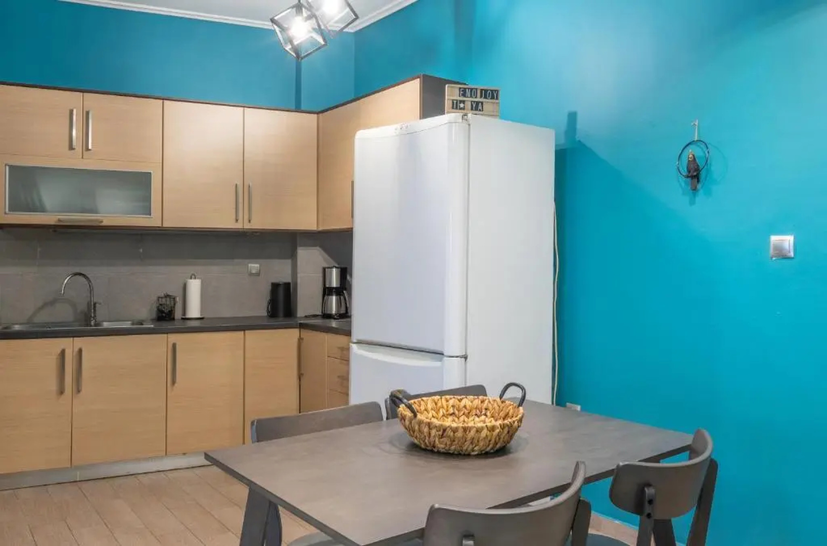 Modern 1-bedroom apartment, 10 mins from metro