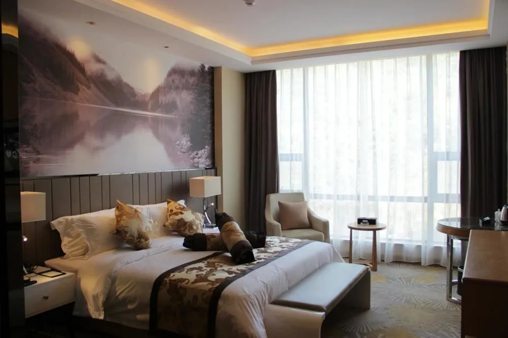 Xianning Youth Theme Hotel